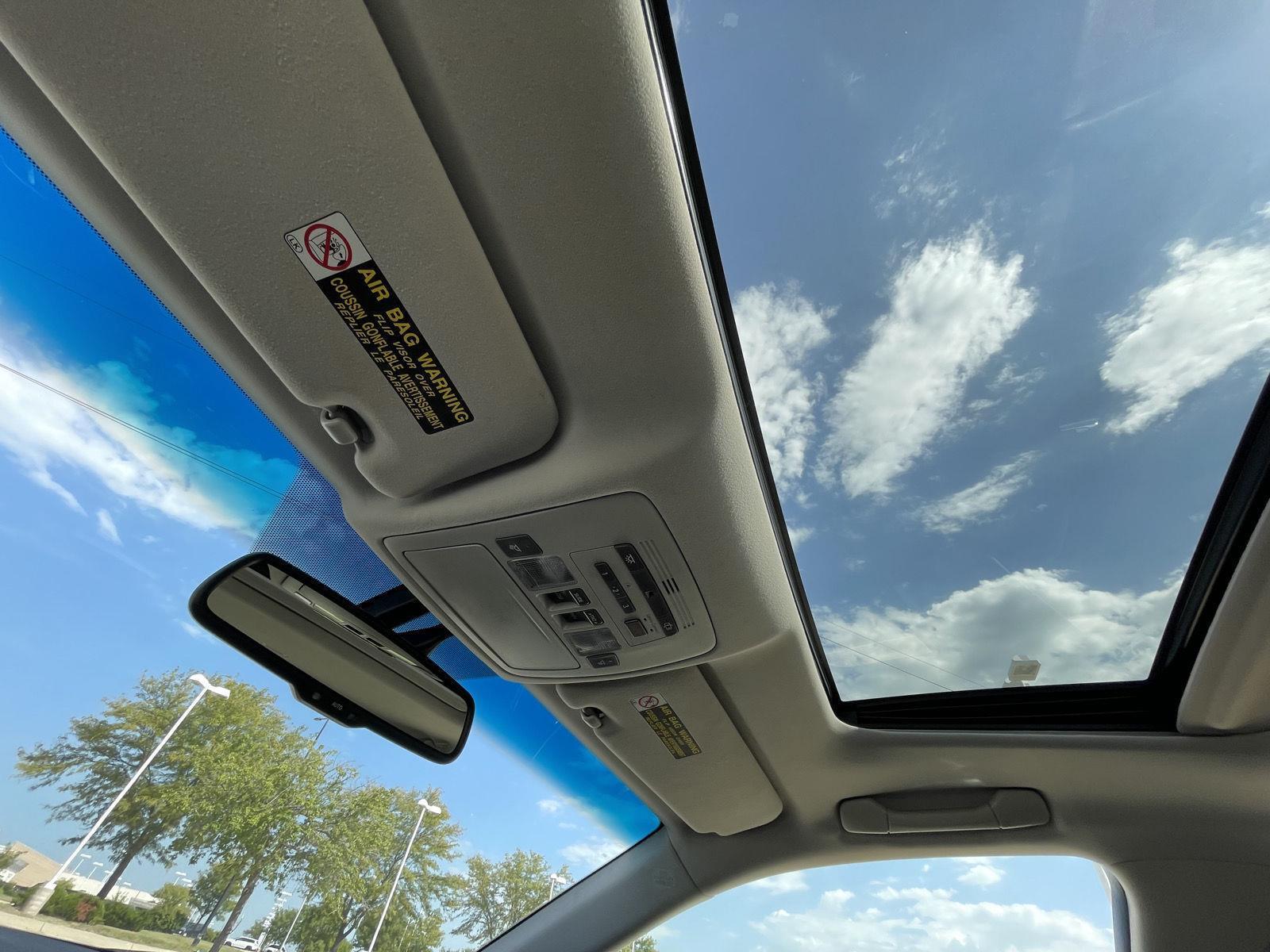 Vehicle photo 21