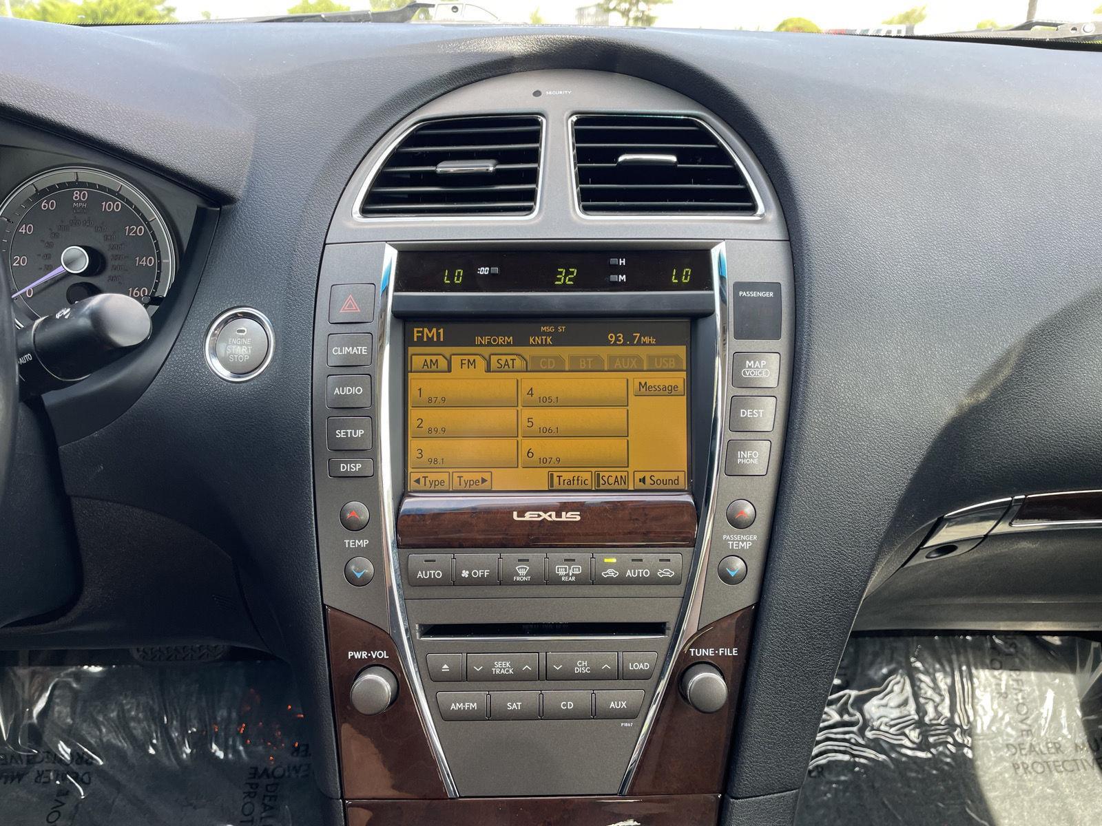 Vehicle photo 22