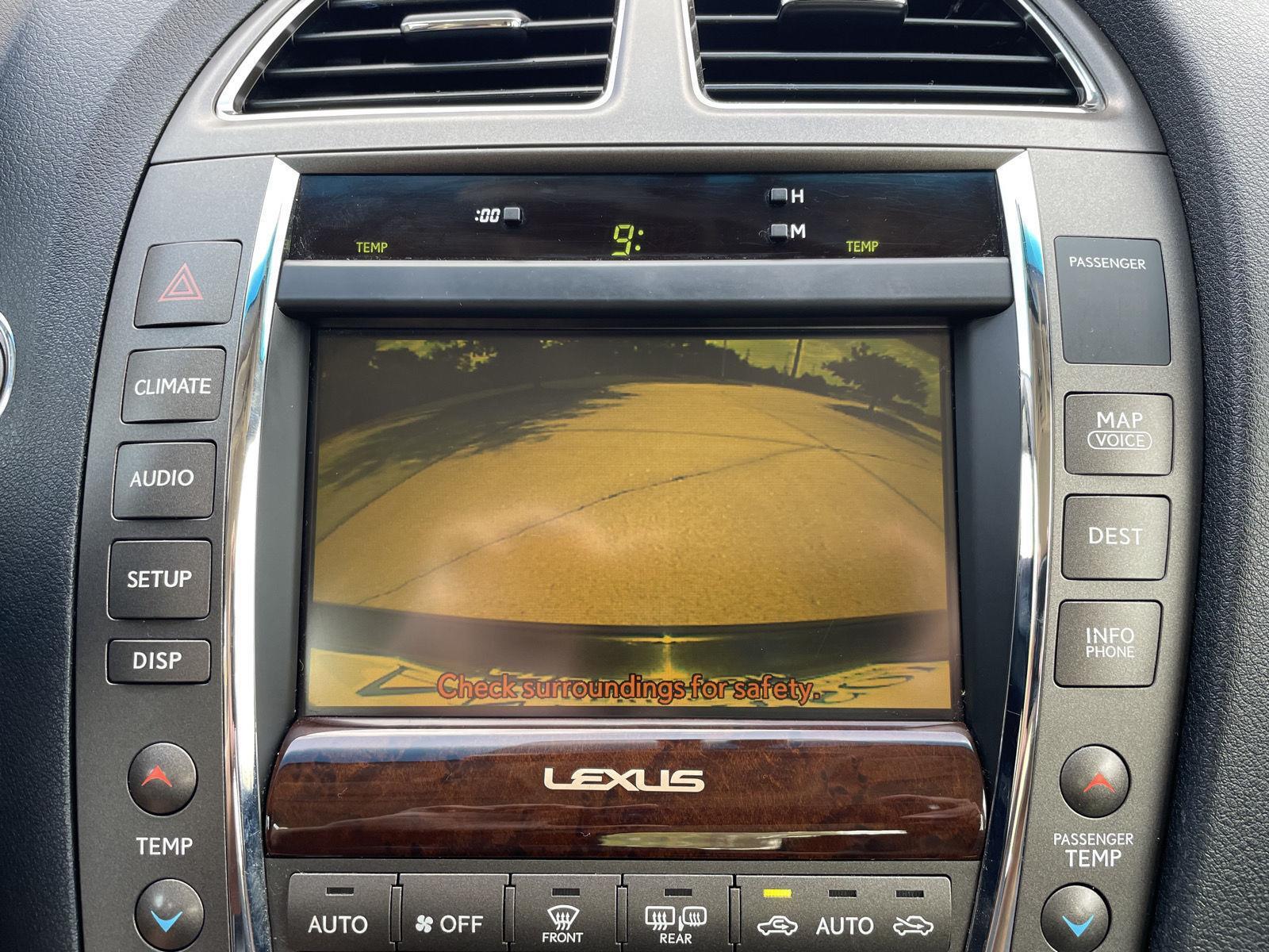 Vehicle photo 23