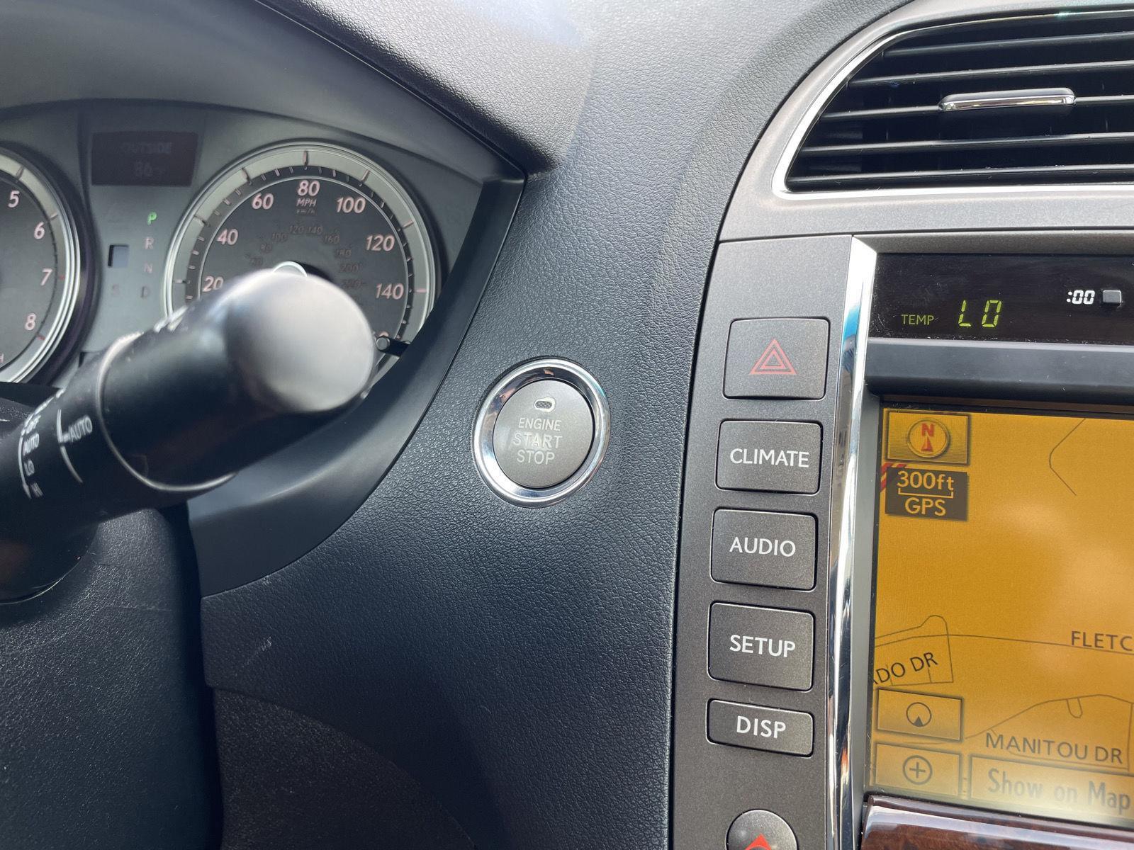 Vehicle photo 25
