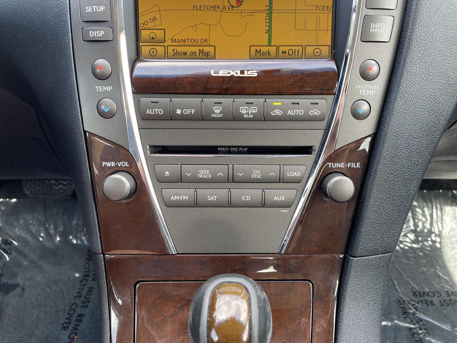 Vehicle photo 26