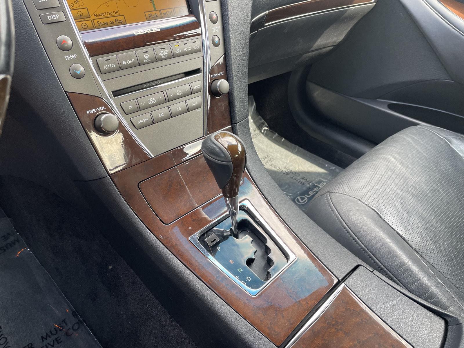 Vehicle photo 30