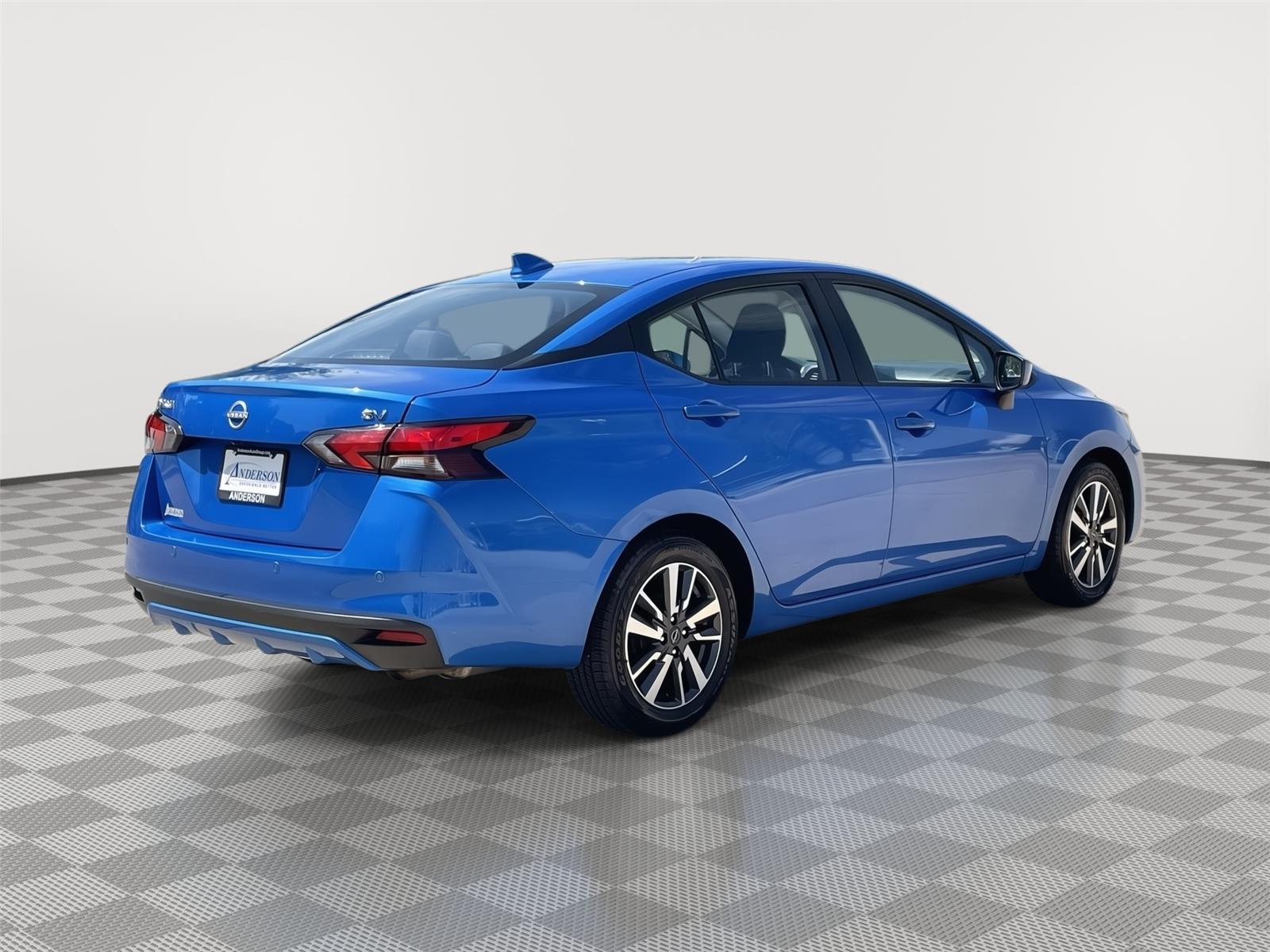 Vehicle photo 7