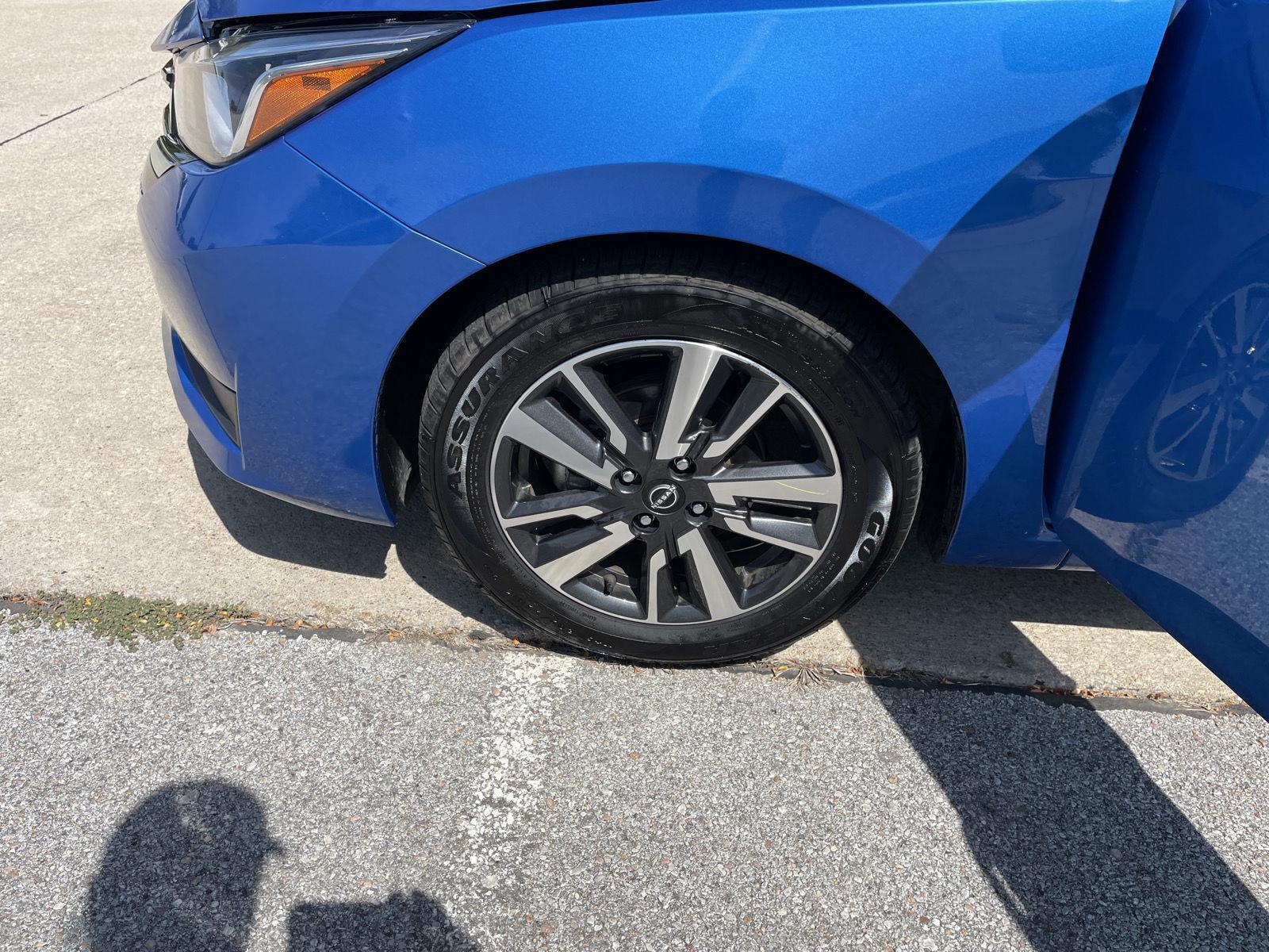 Vehicle photo 10