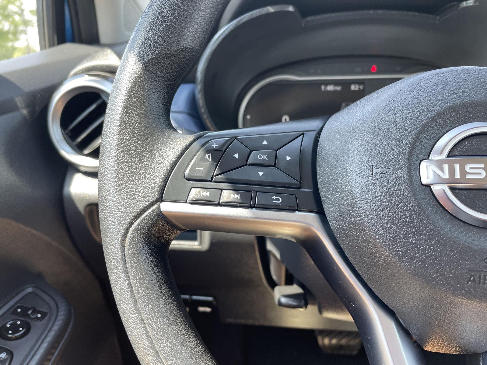 Vehicle photo 13
