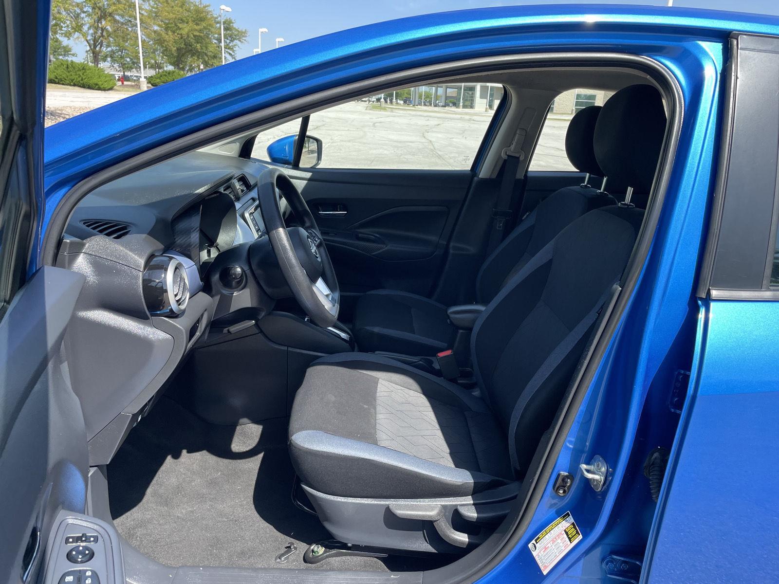 Vehicle photo 17