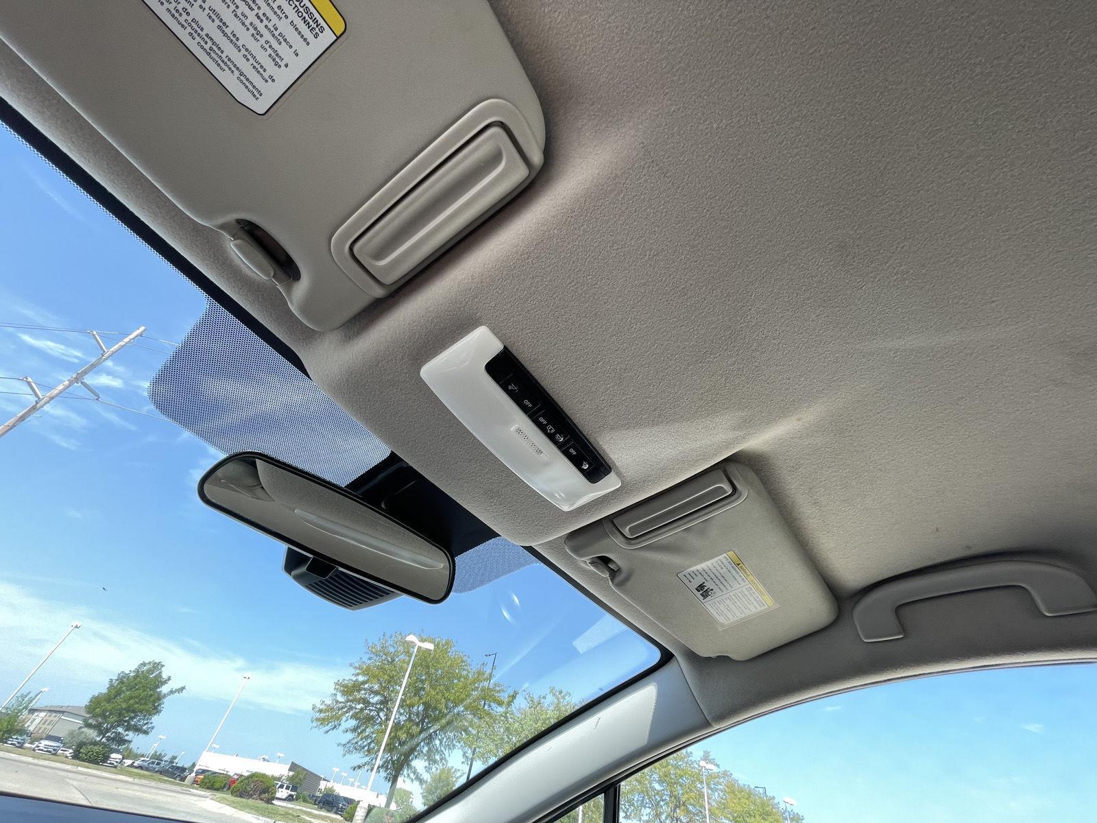 Vehicle photo 21
