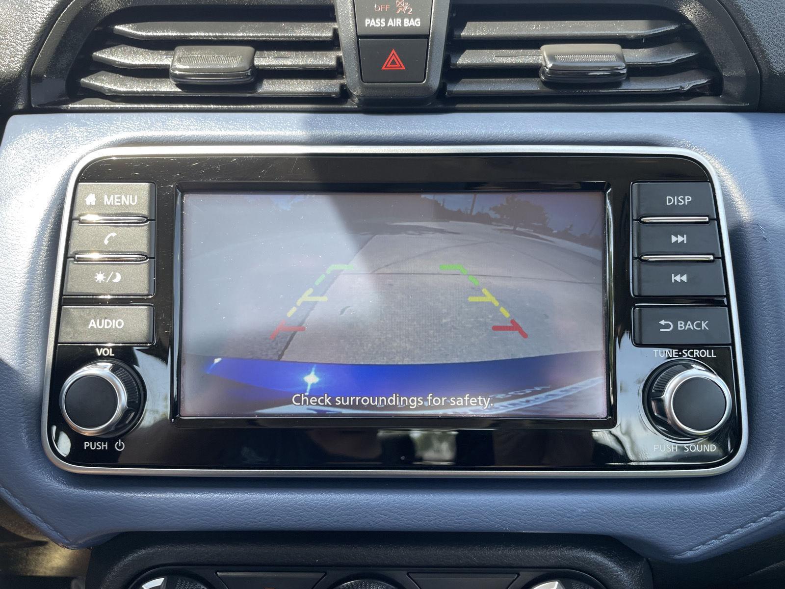 Vehicle photo 23