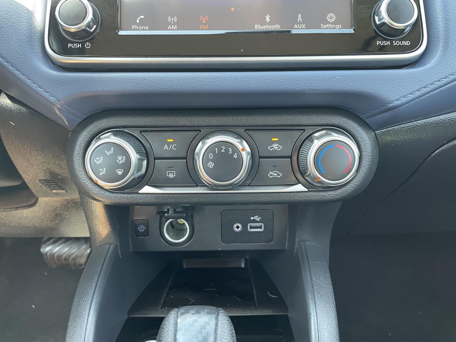 Vehicle photo 26