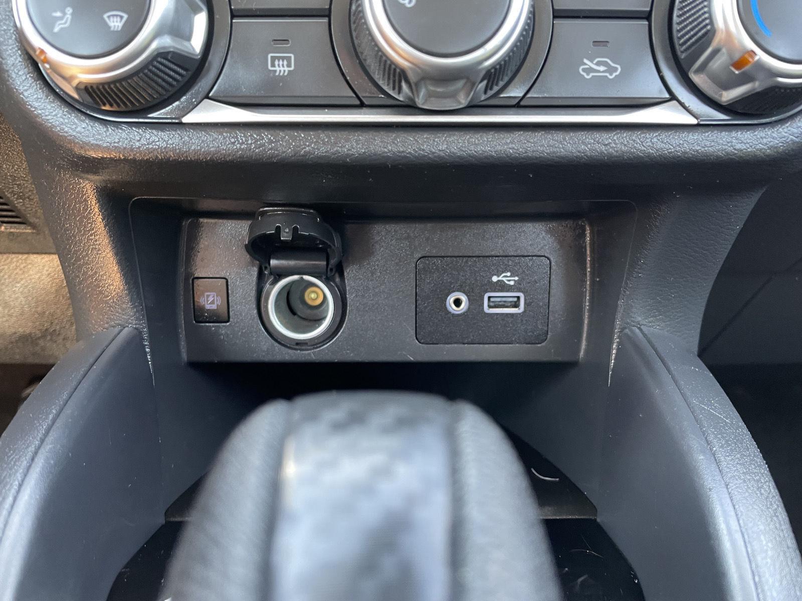 Vehicle photo 27