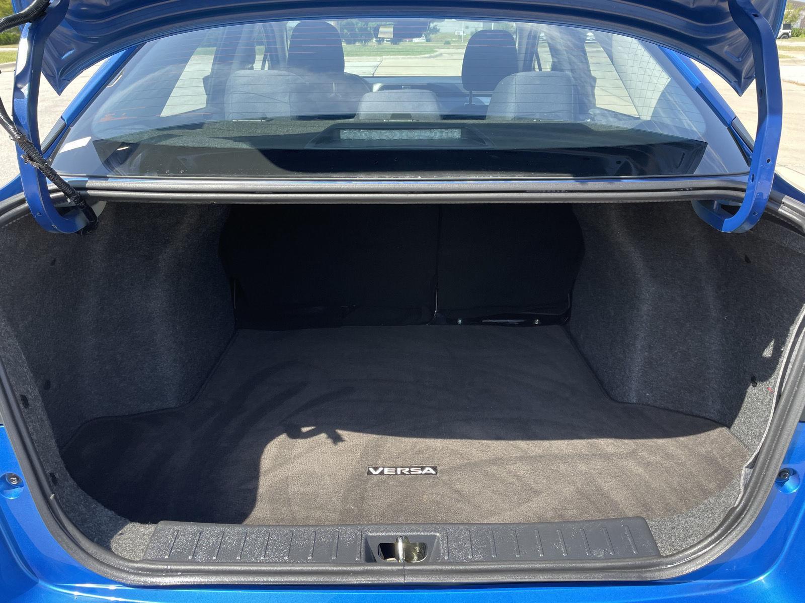 Vehicle photo 35