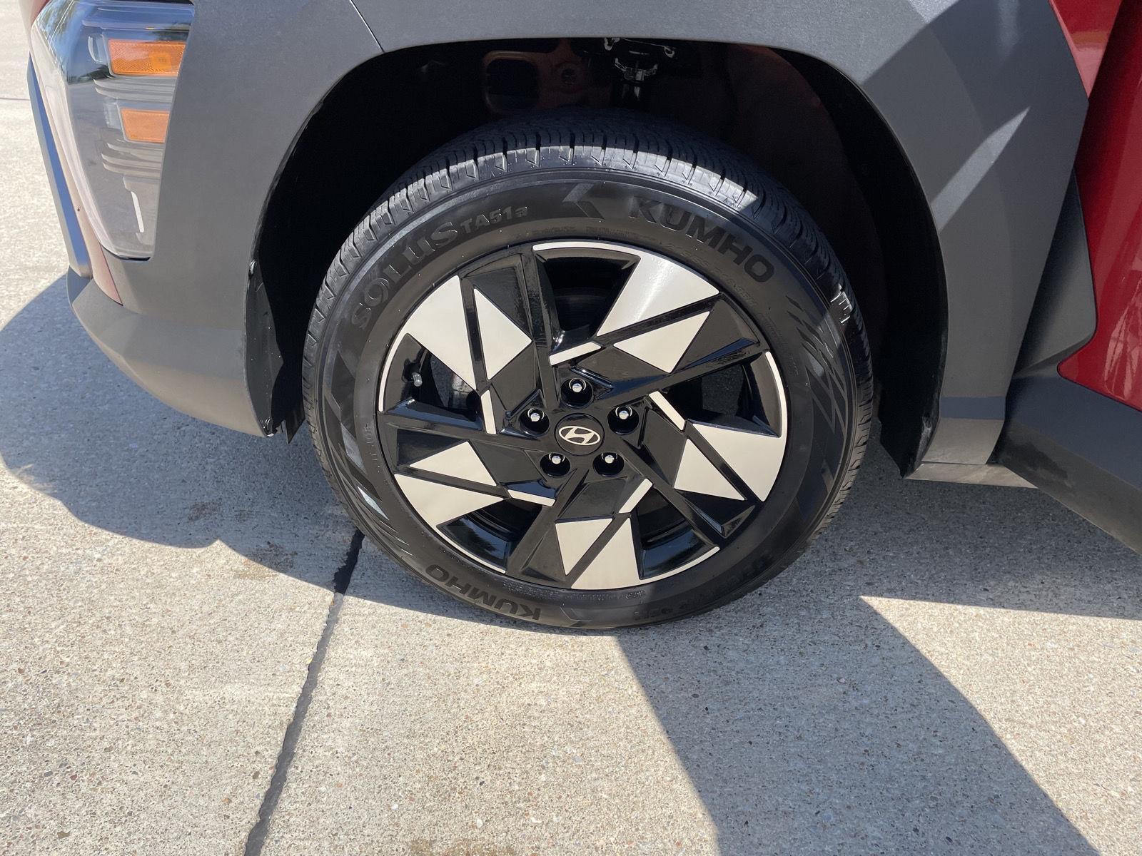 Vehicle photo 10