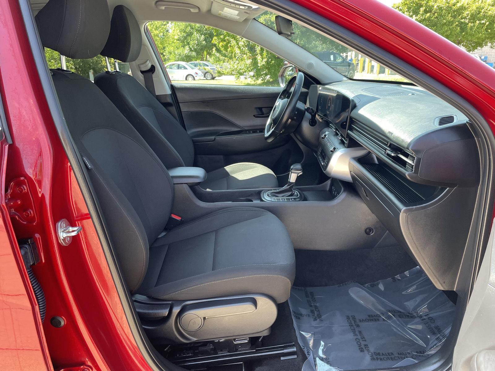 Vehicle photo 17