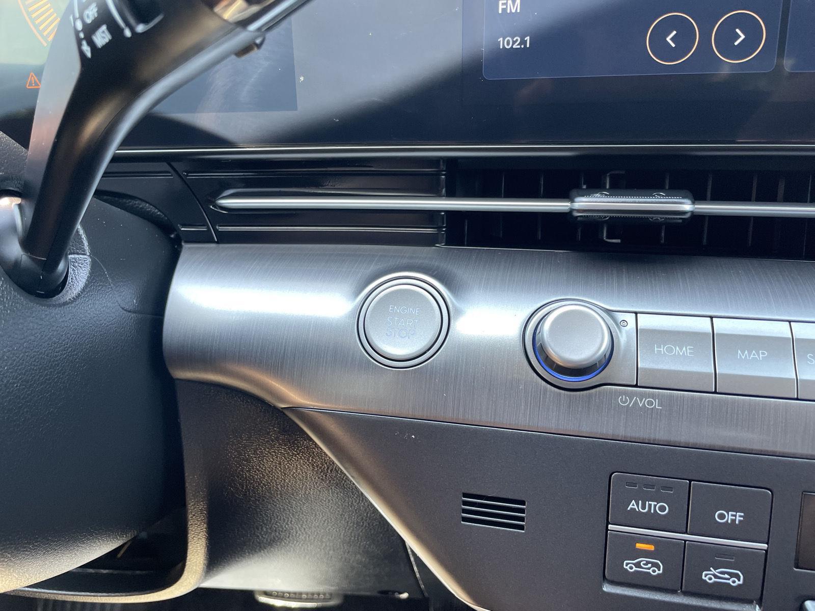 Vehicle photo 22