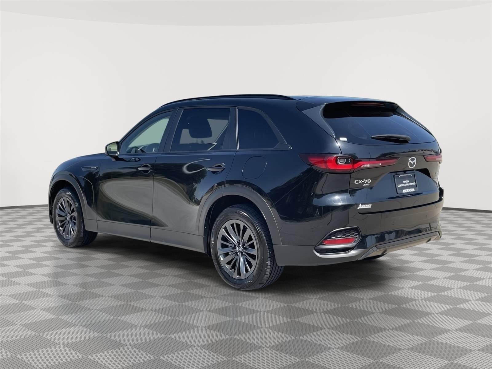 Vehicle photo 9