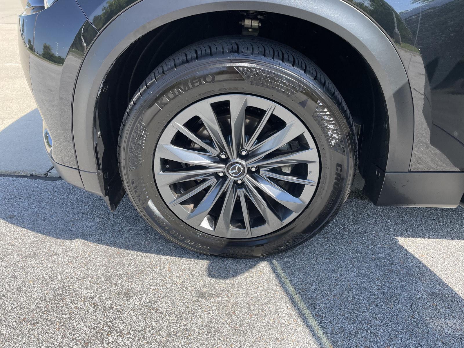 Vehicle photo 10