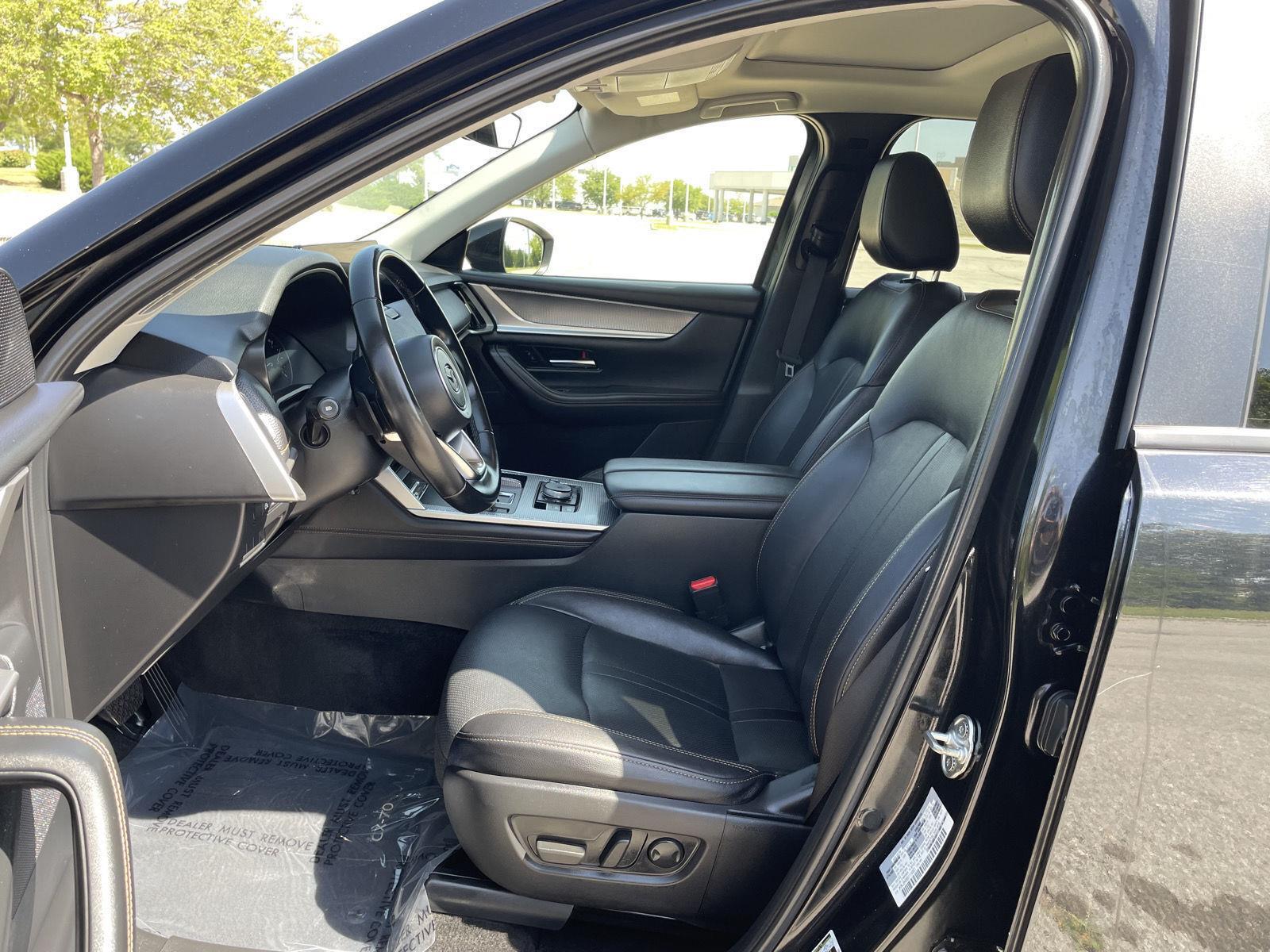 Vehicle photo 17