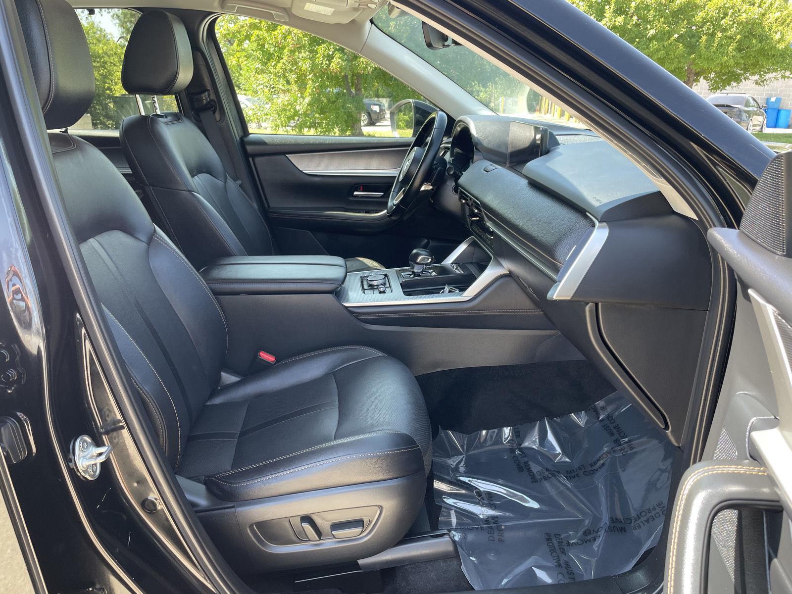 Vehicle photo 19