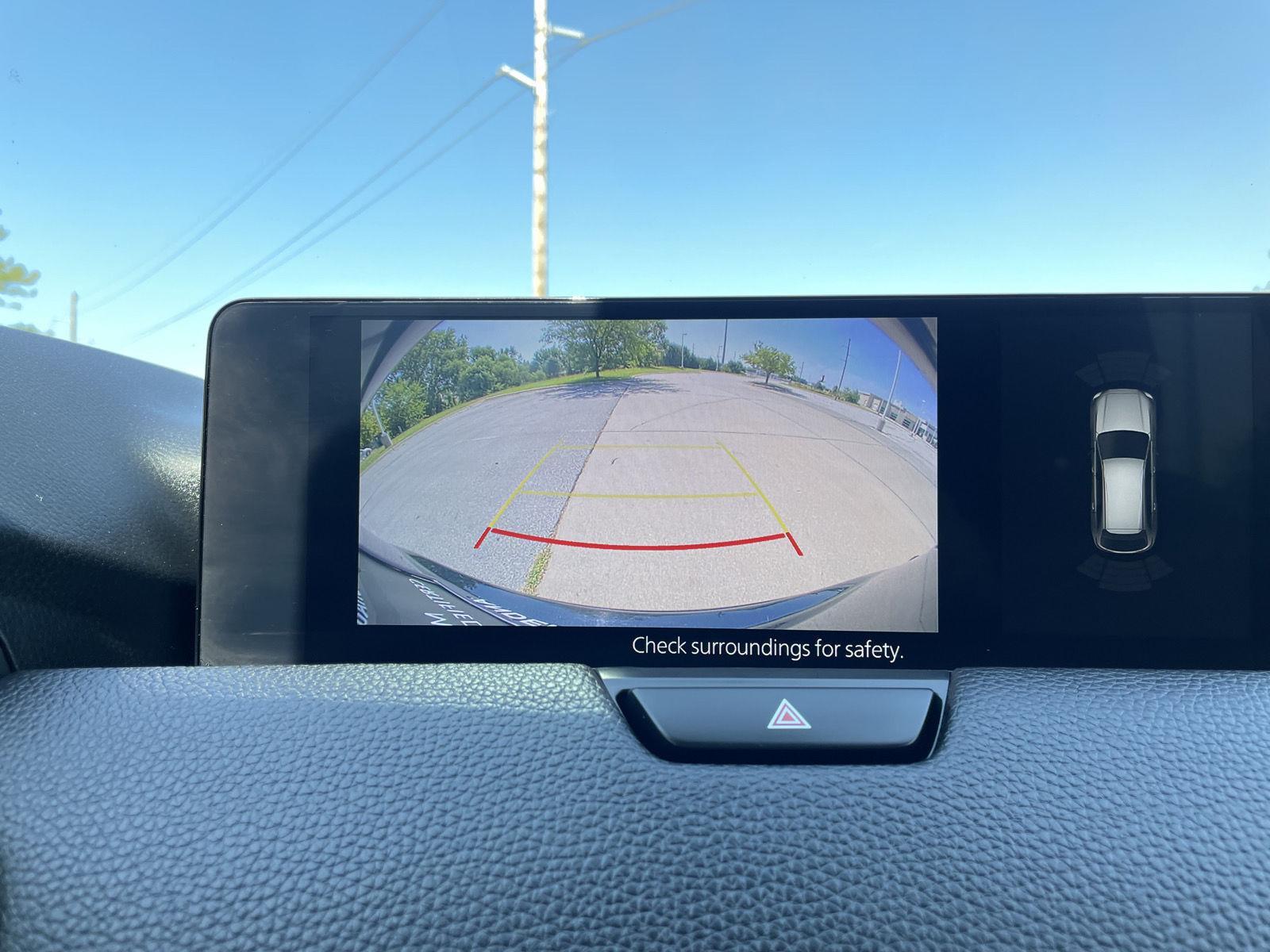 Vehicle photo 23