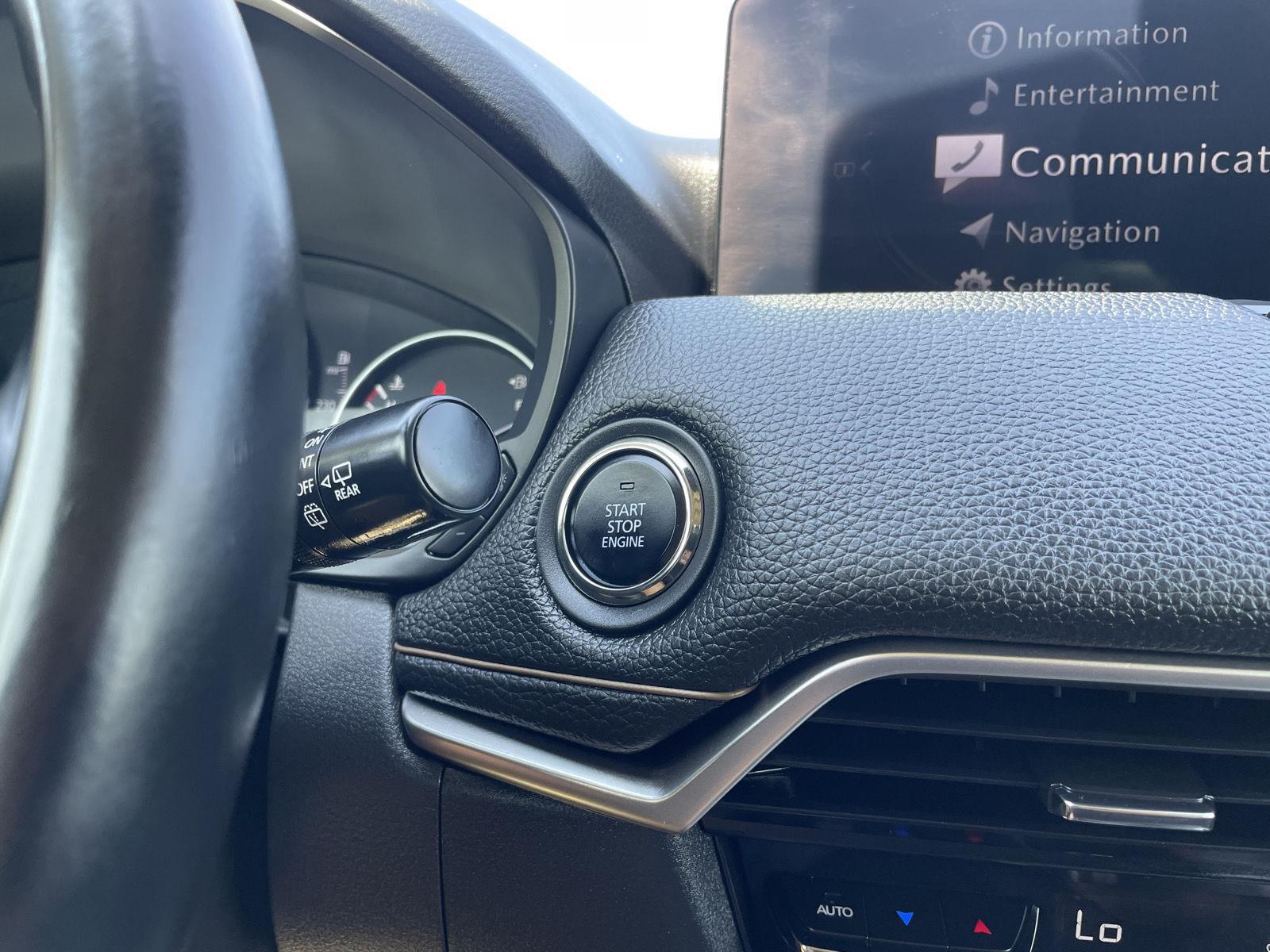 Vehicle photo 24