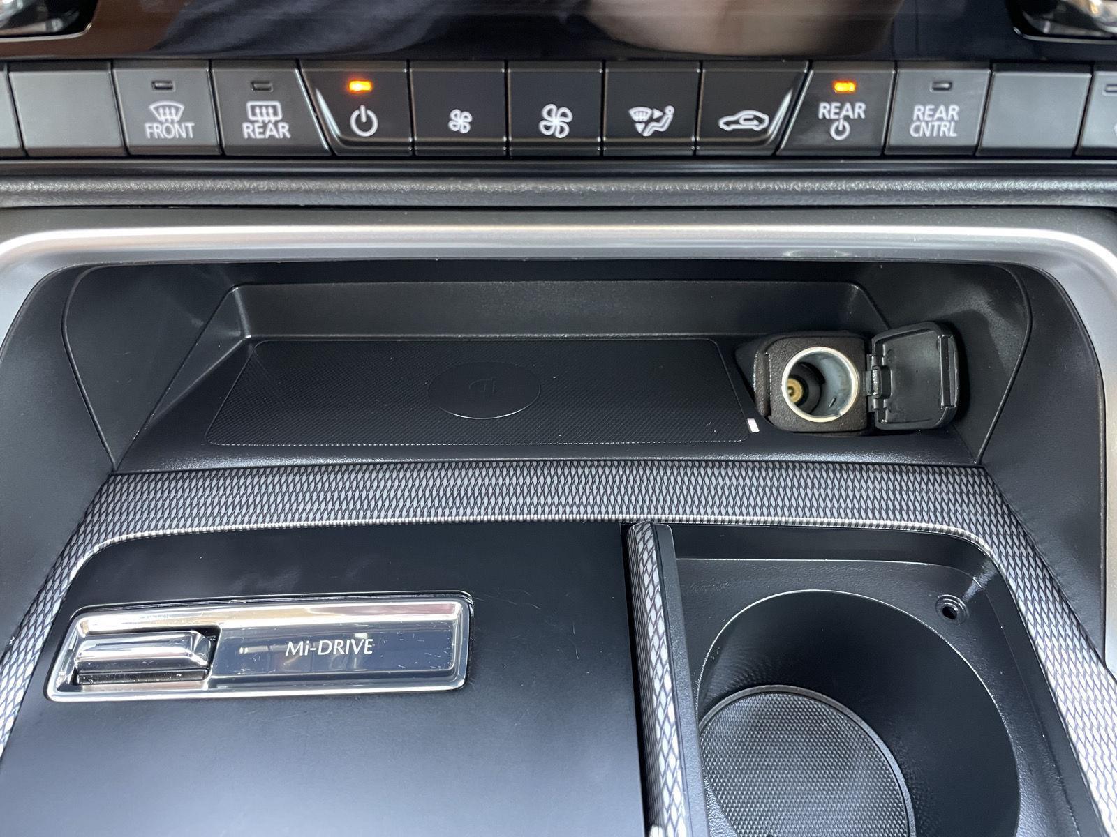 Vehicle photo 27