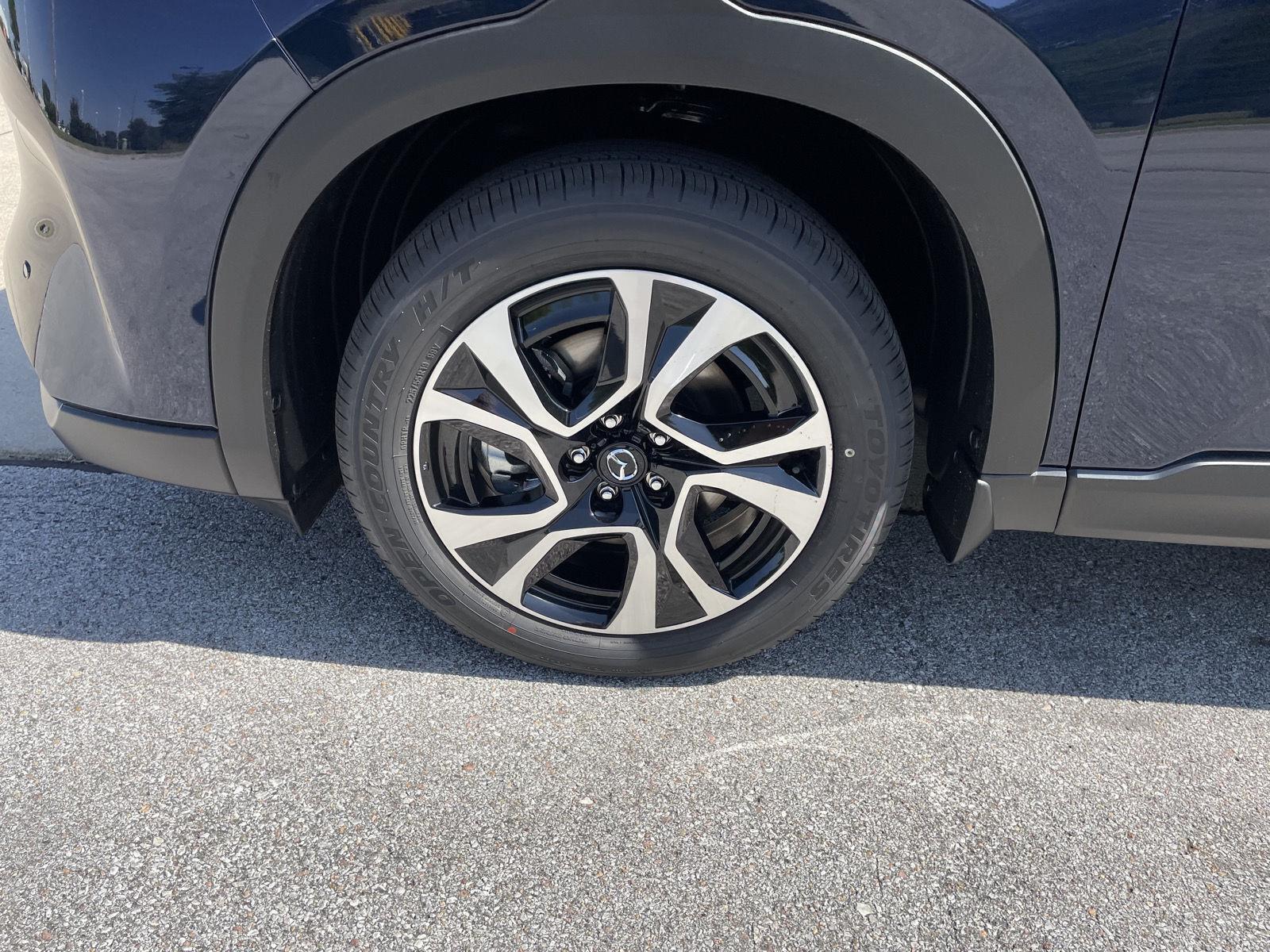 Vehicle photo 10