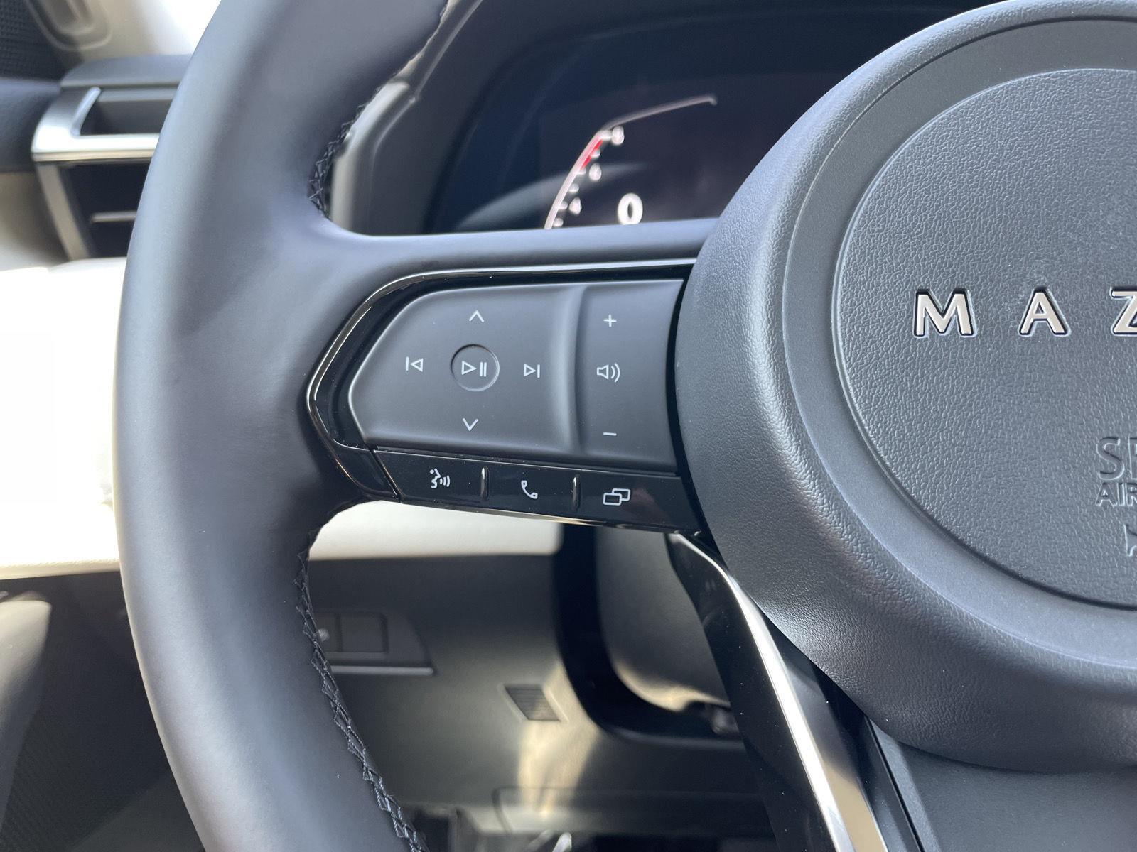 Vehicle photo 12