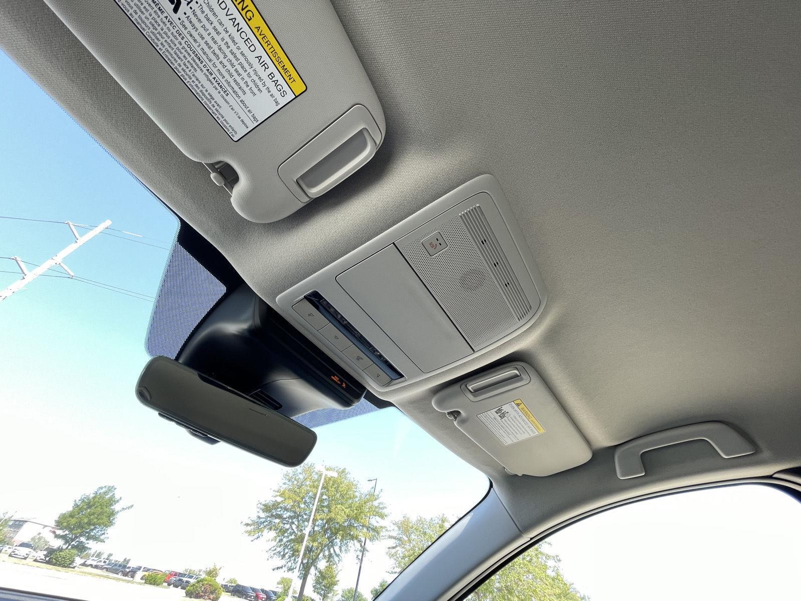 Vehicle photo 20