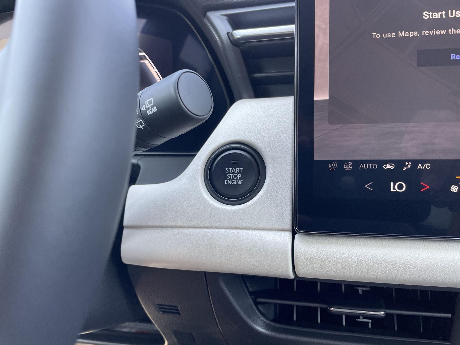 Vehicle photo 23
