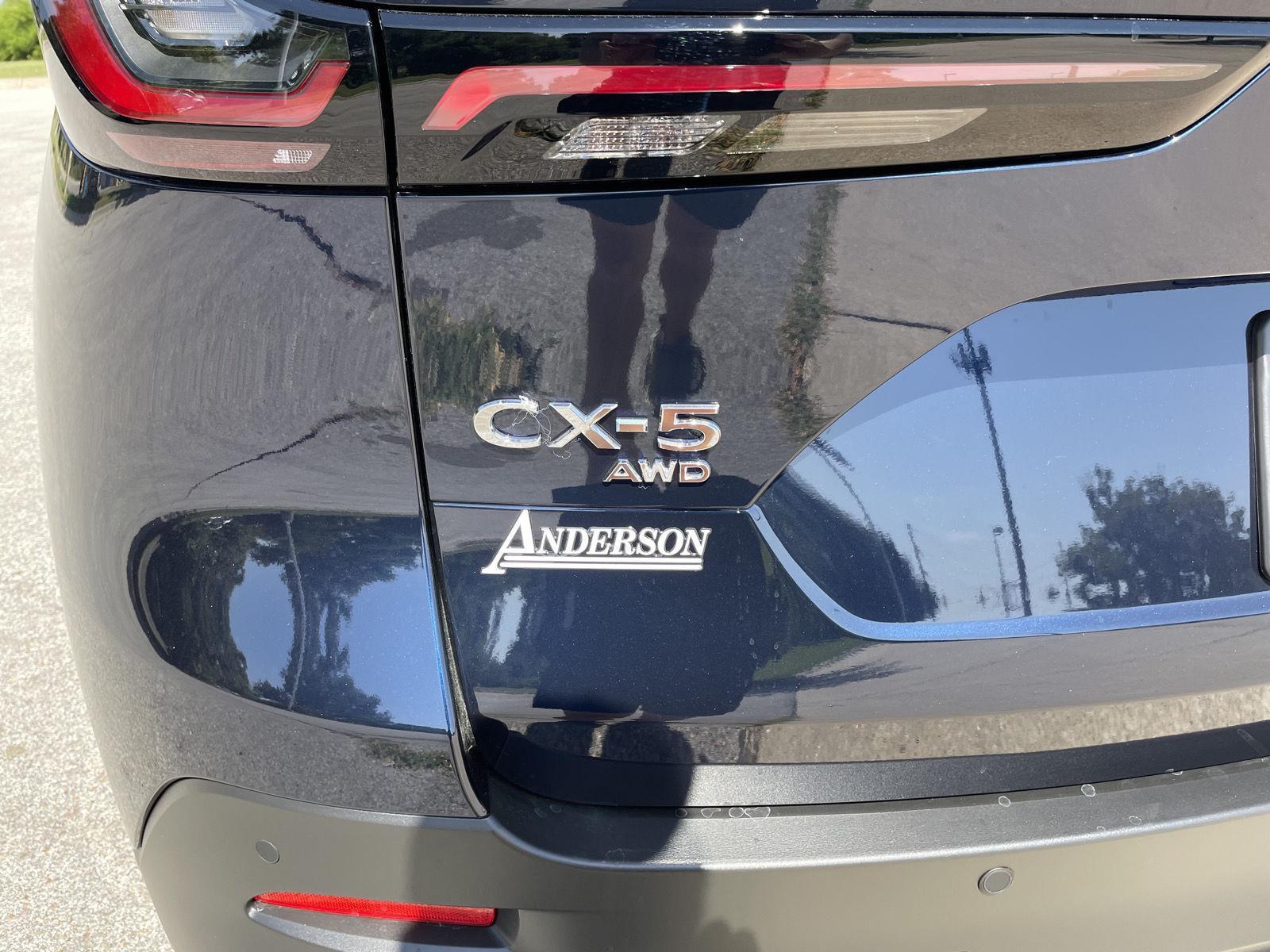 Vehicle photo 34