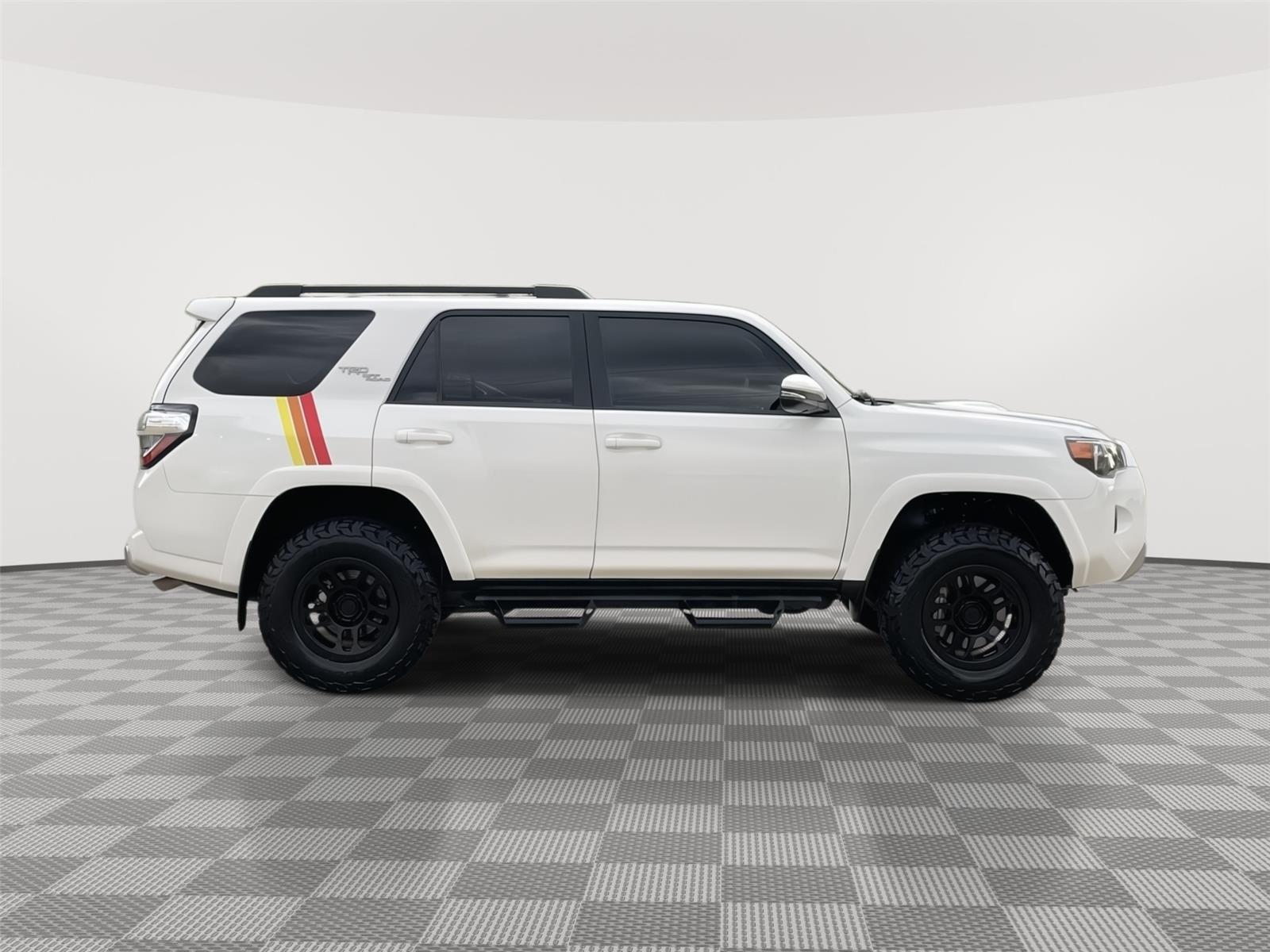 Vehicle photo 6