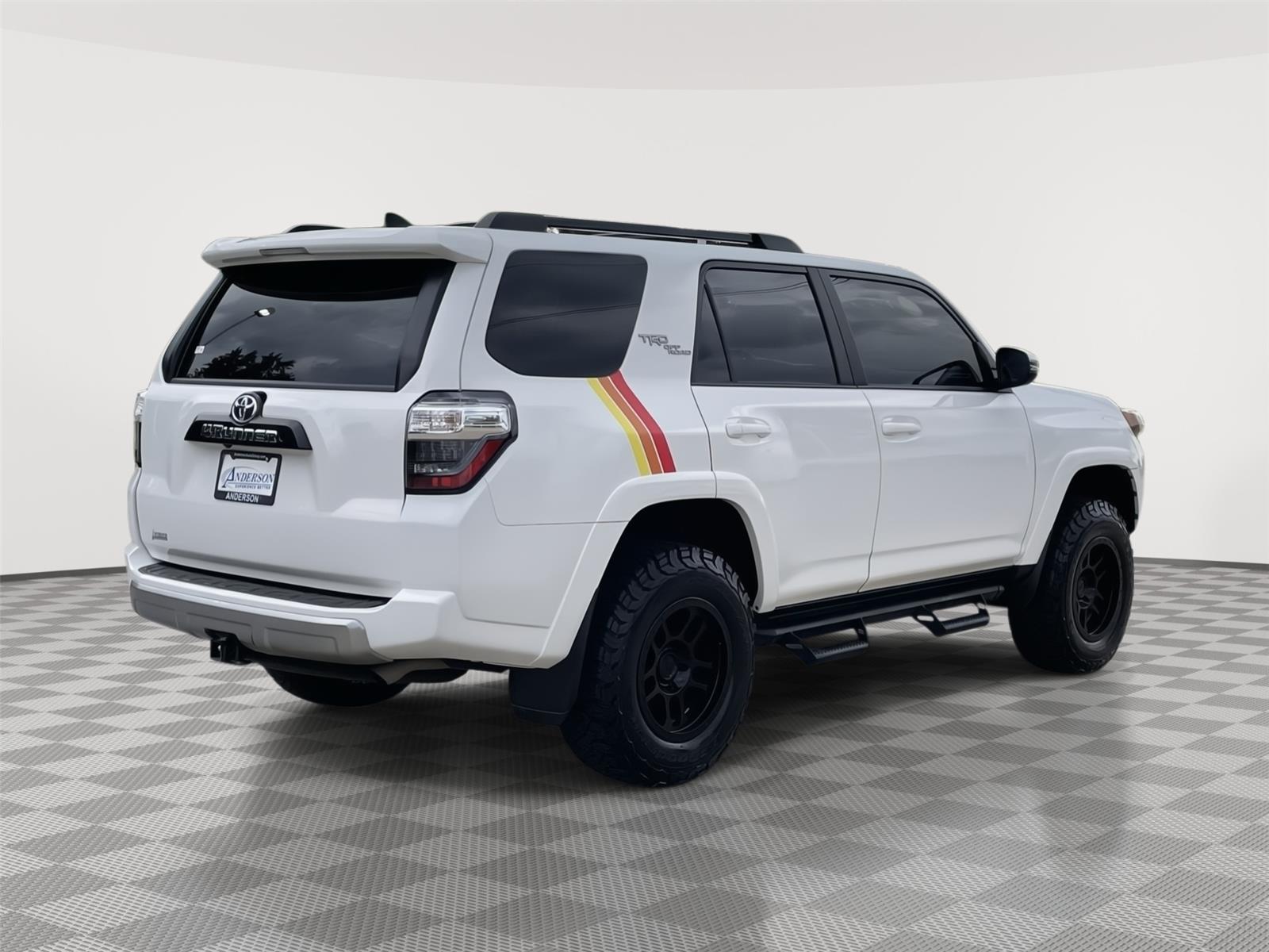 Vehicle photo 7