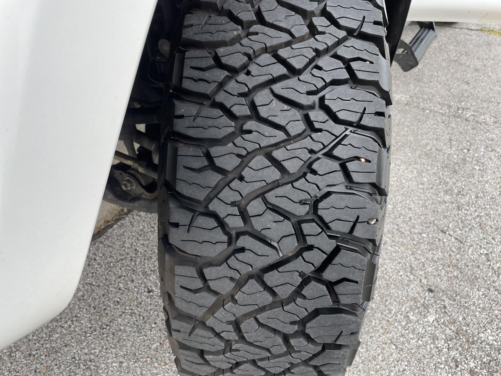 Vehicle photo 11