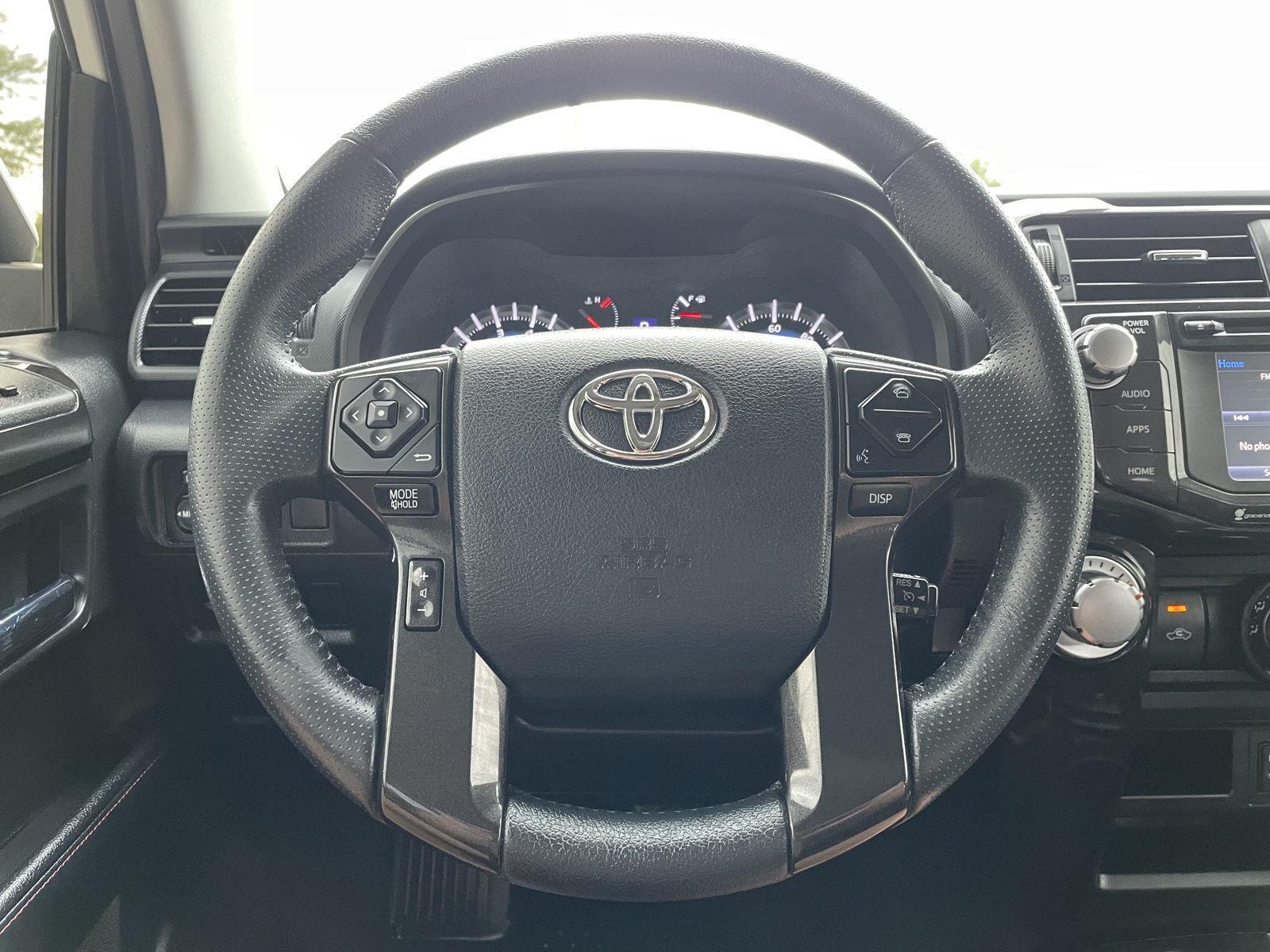 Vehicle photo 12