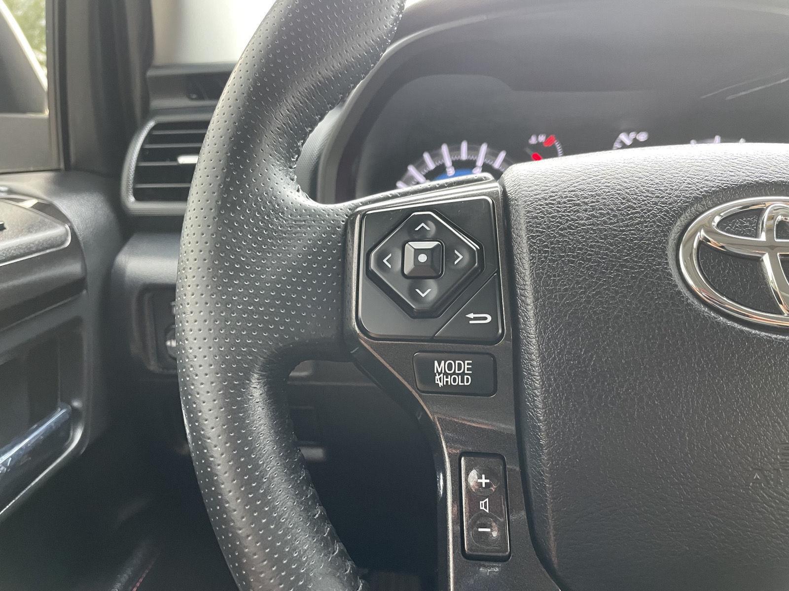 Vehicle photo 13