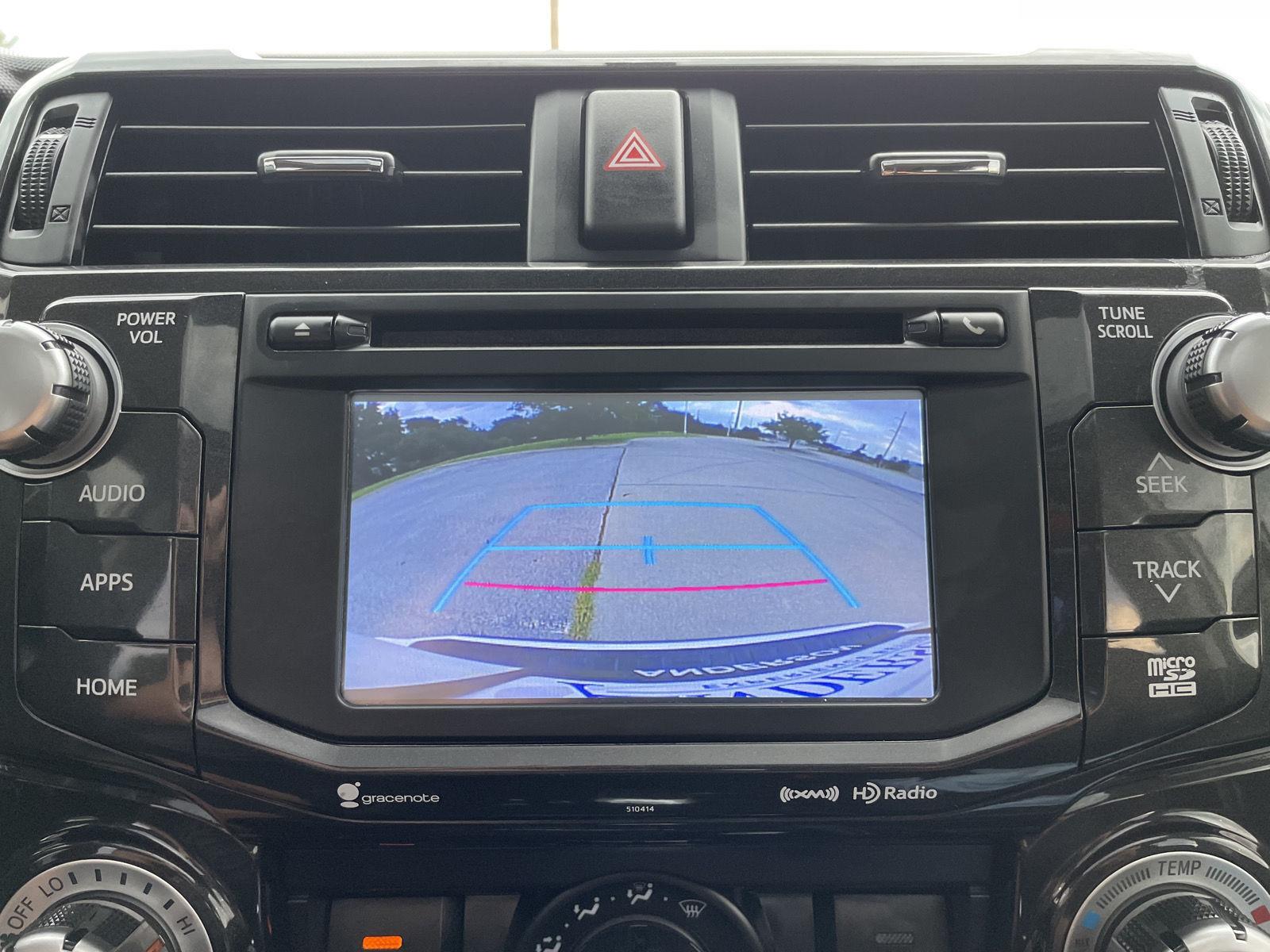Vehicle photo 23