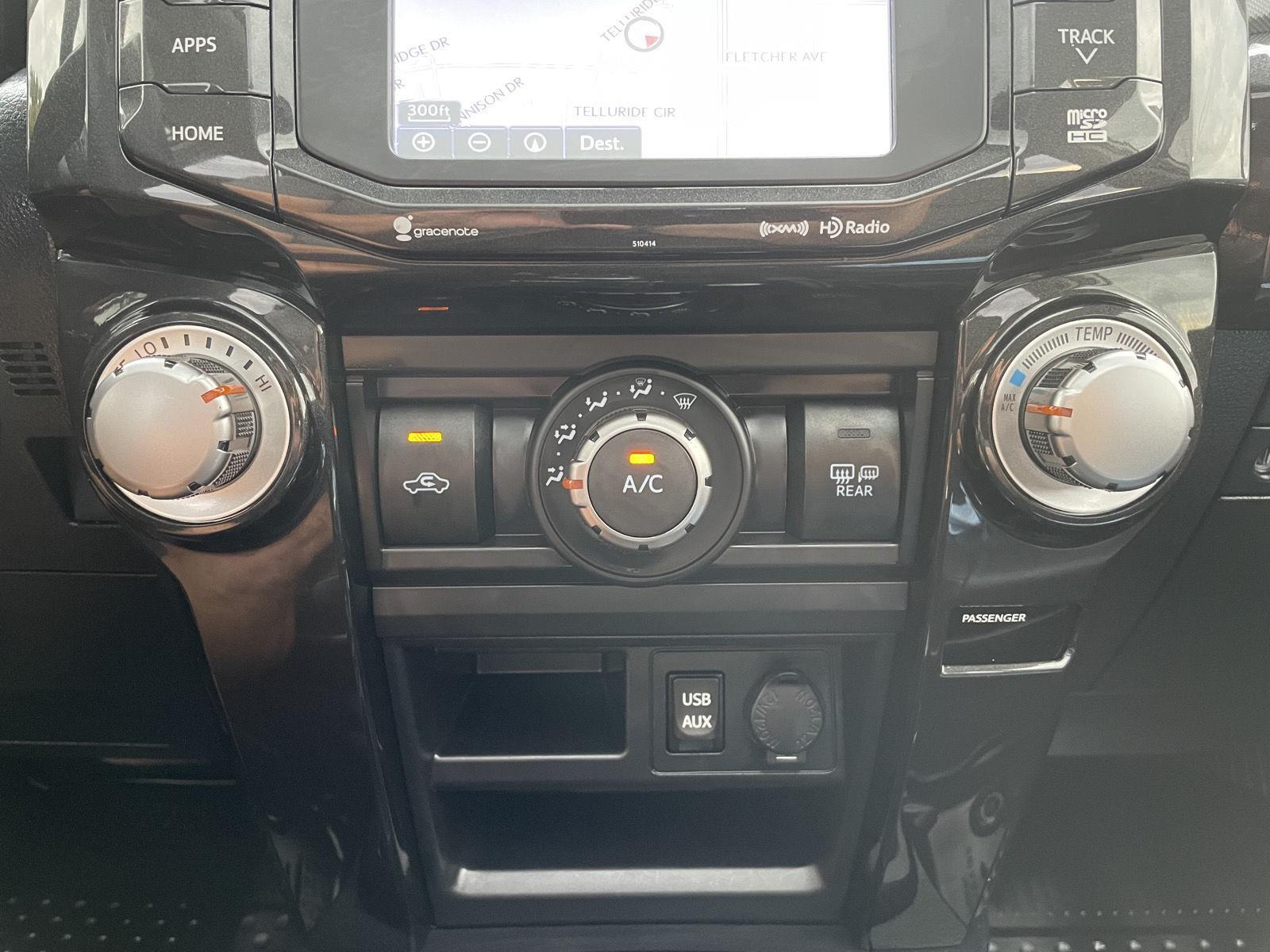 Vehicle photo 25