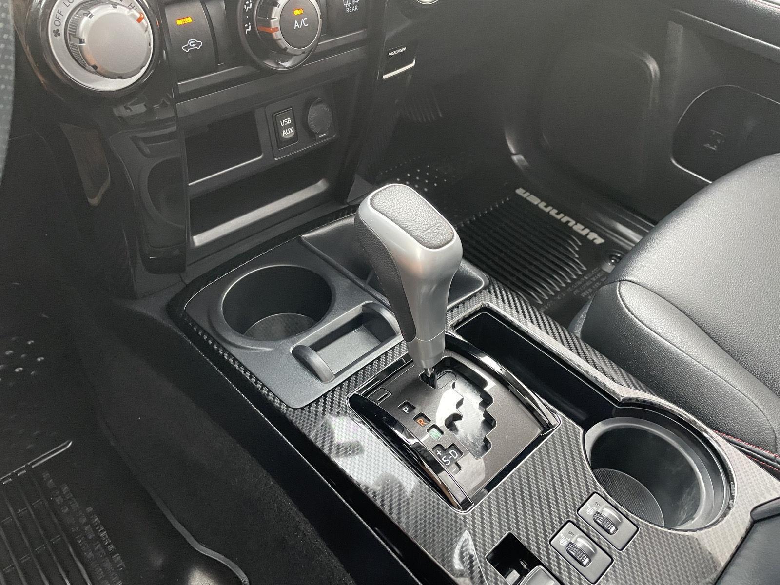 Vehicle photo 29
