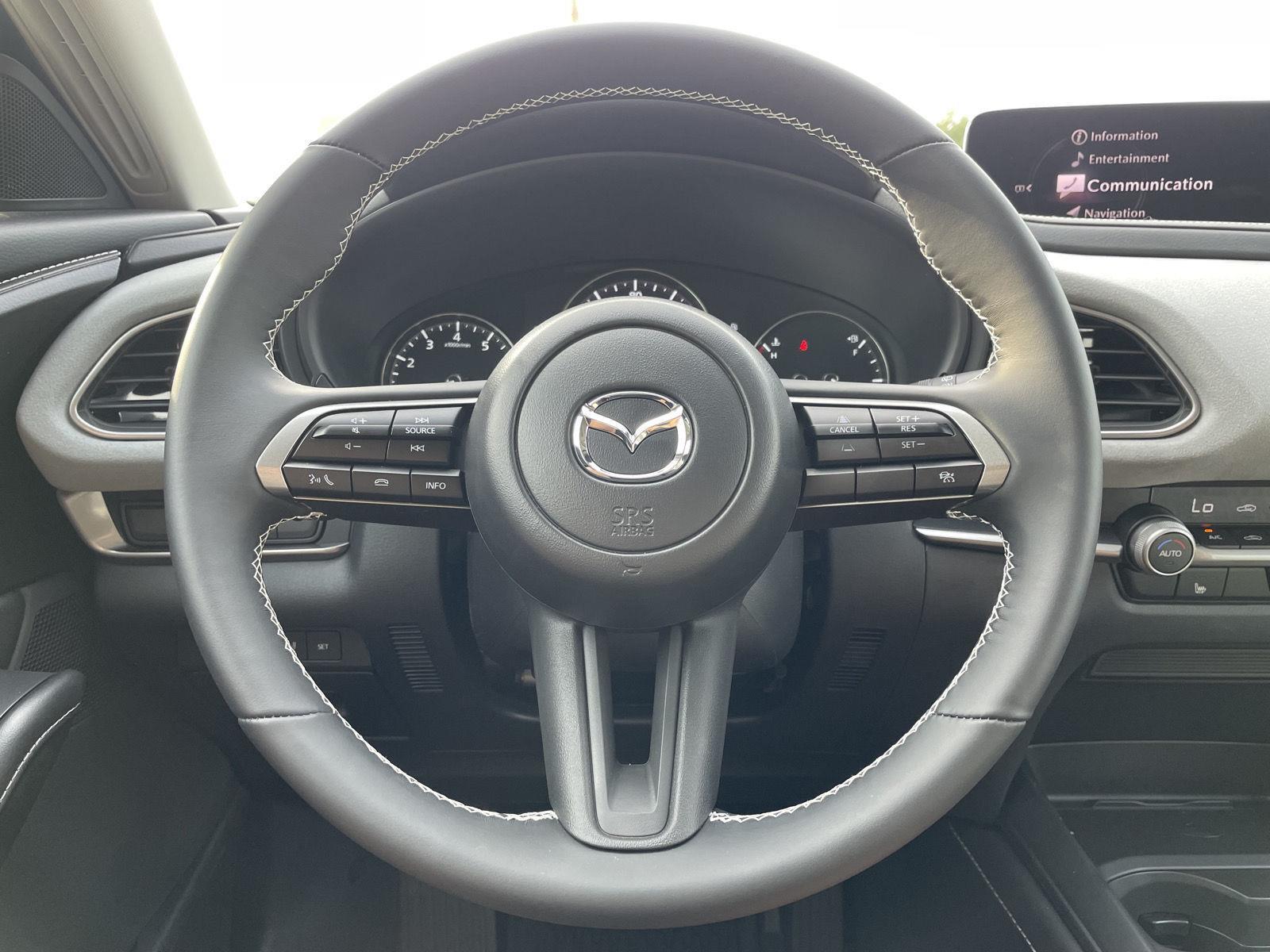 Vehicle photo 11