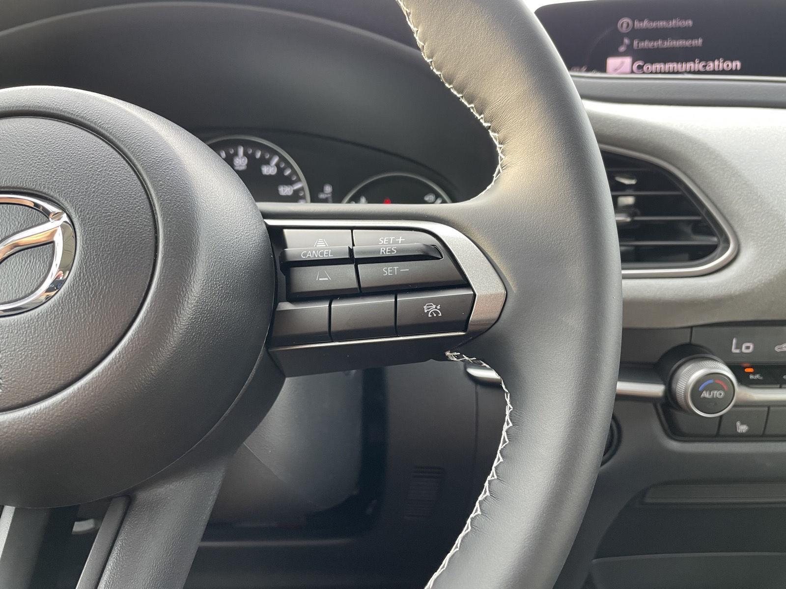 Vehicle photo 13