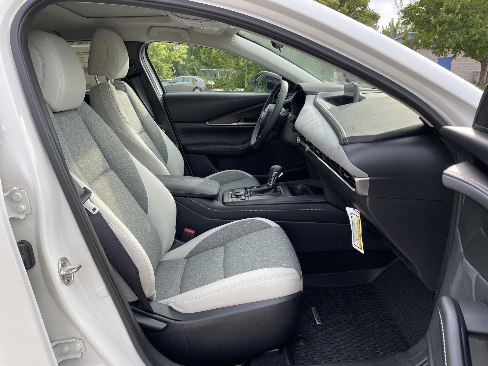 Vehicle photo 18