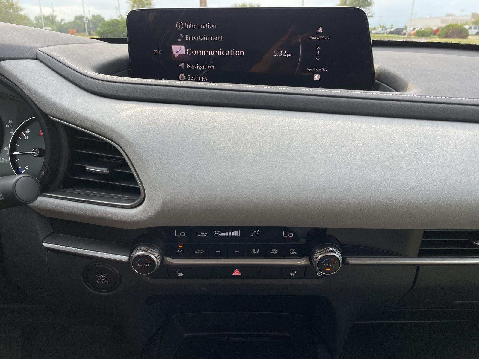 Vehicle photo 21