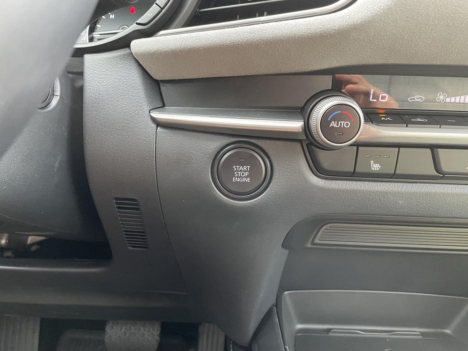 Vehicle photo 23