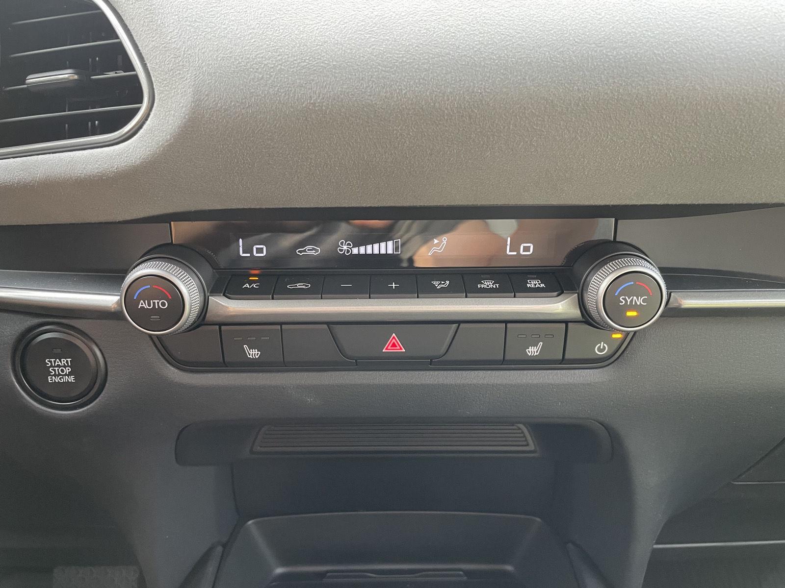 Vehicle photo 24