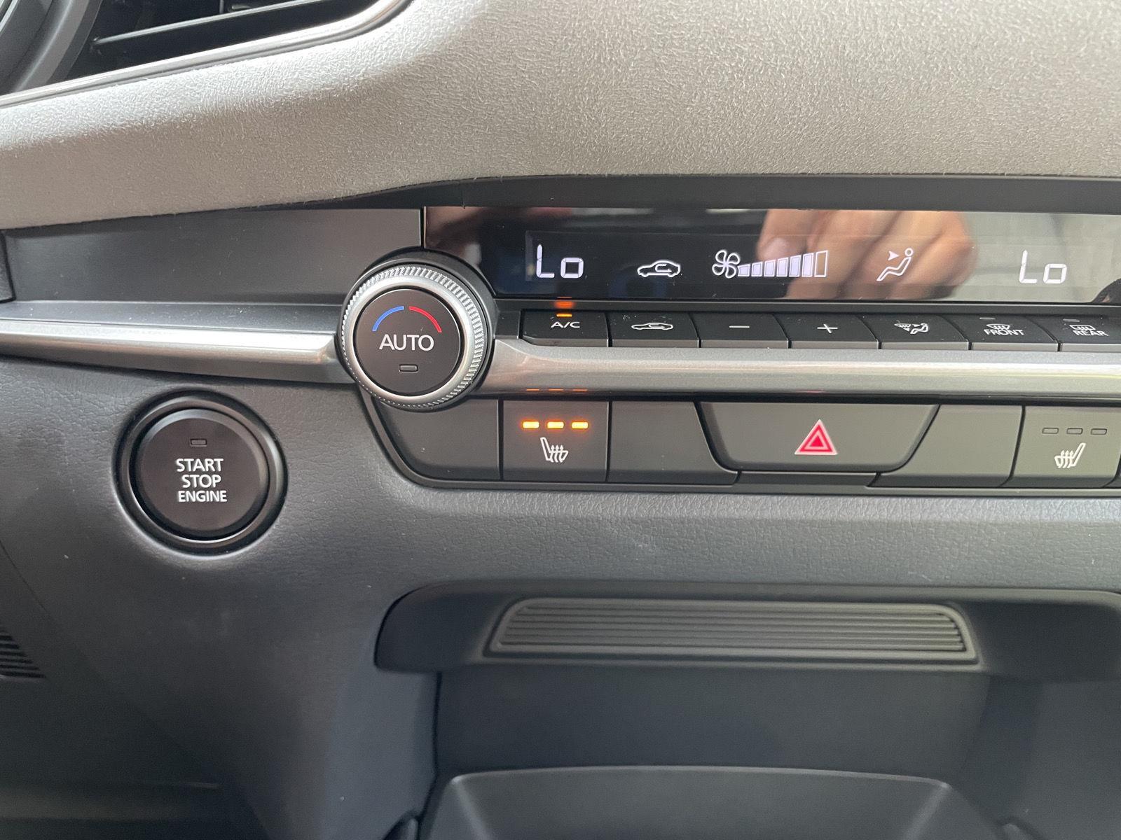 Vehicle photo 25