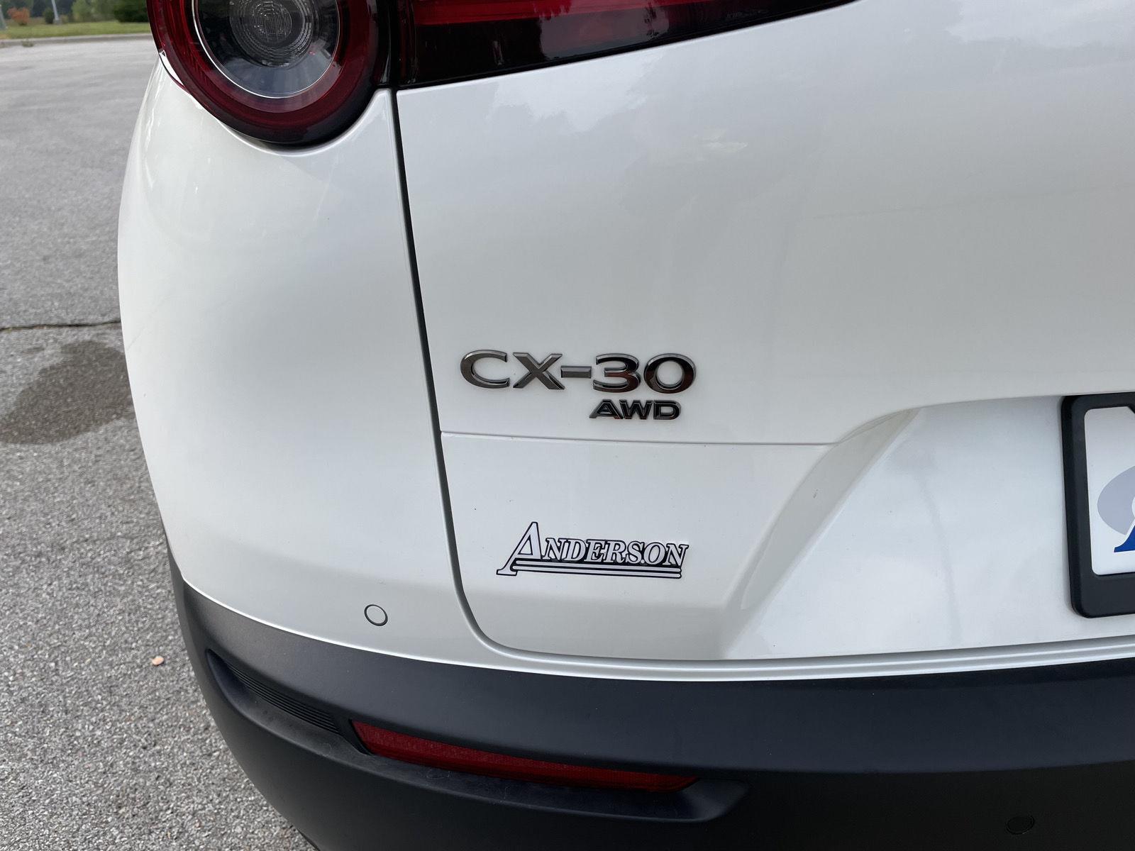 Vehicle photo 33