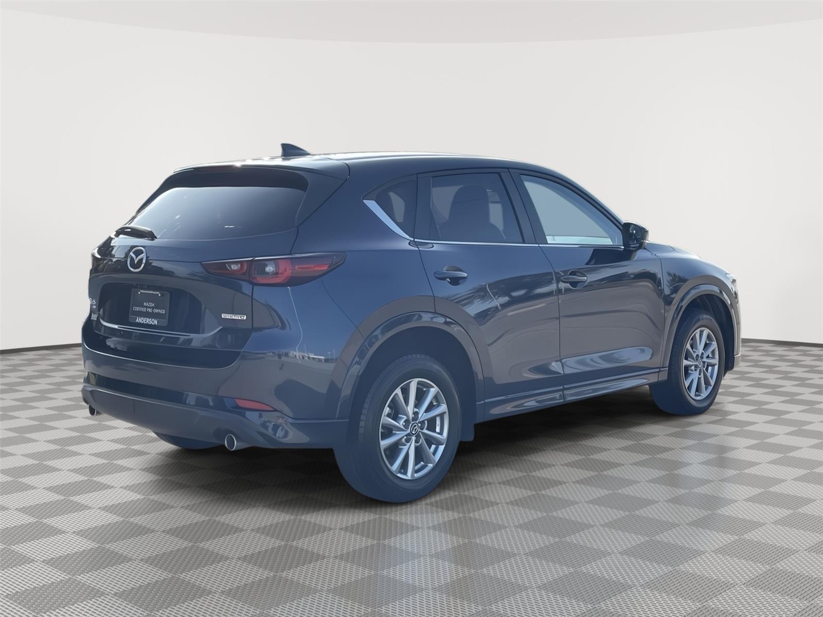 Vehicle photo 7