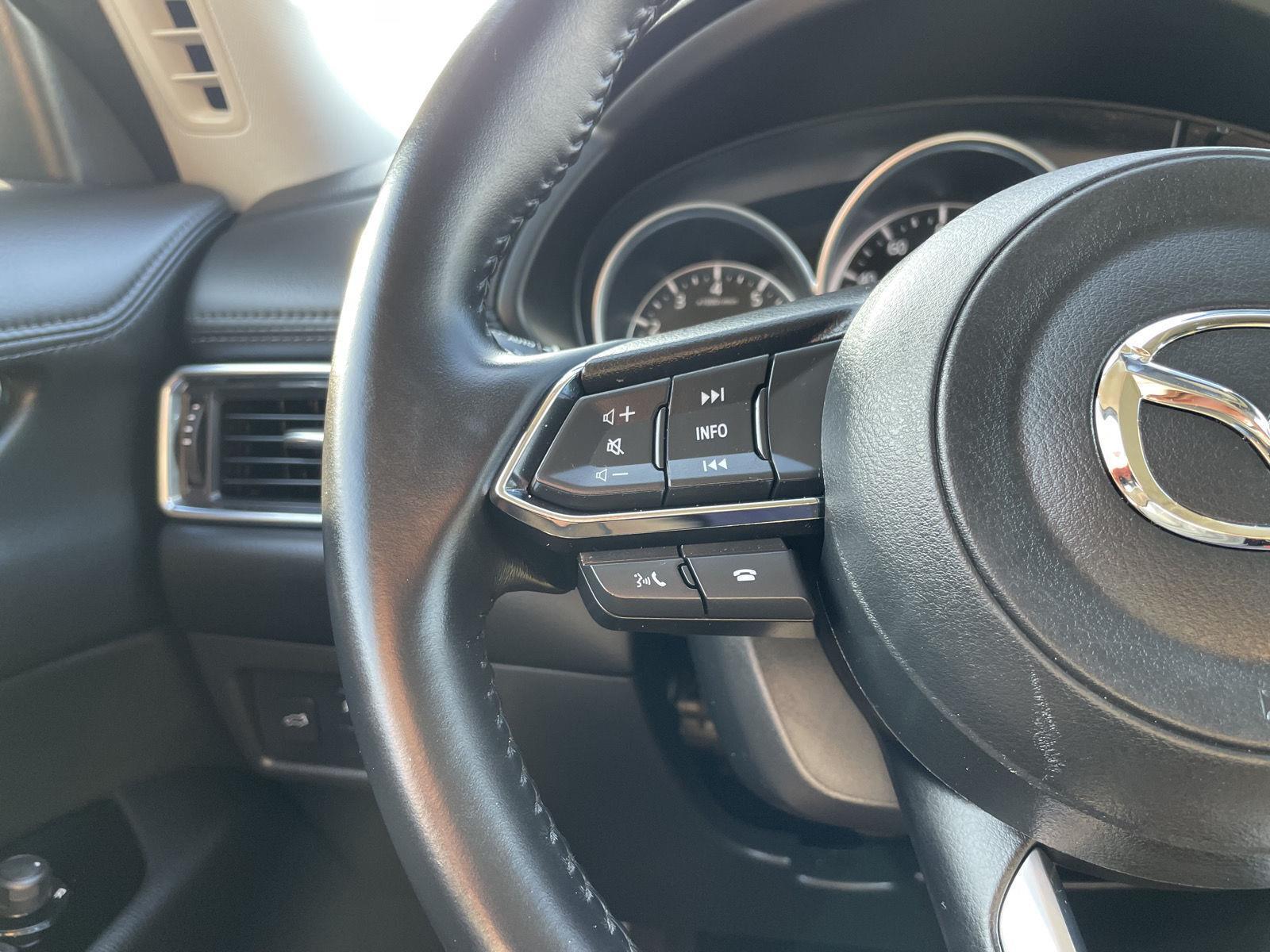Vehicle photo 12