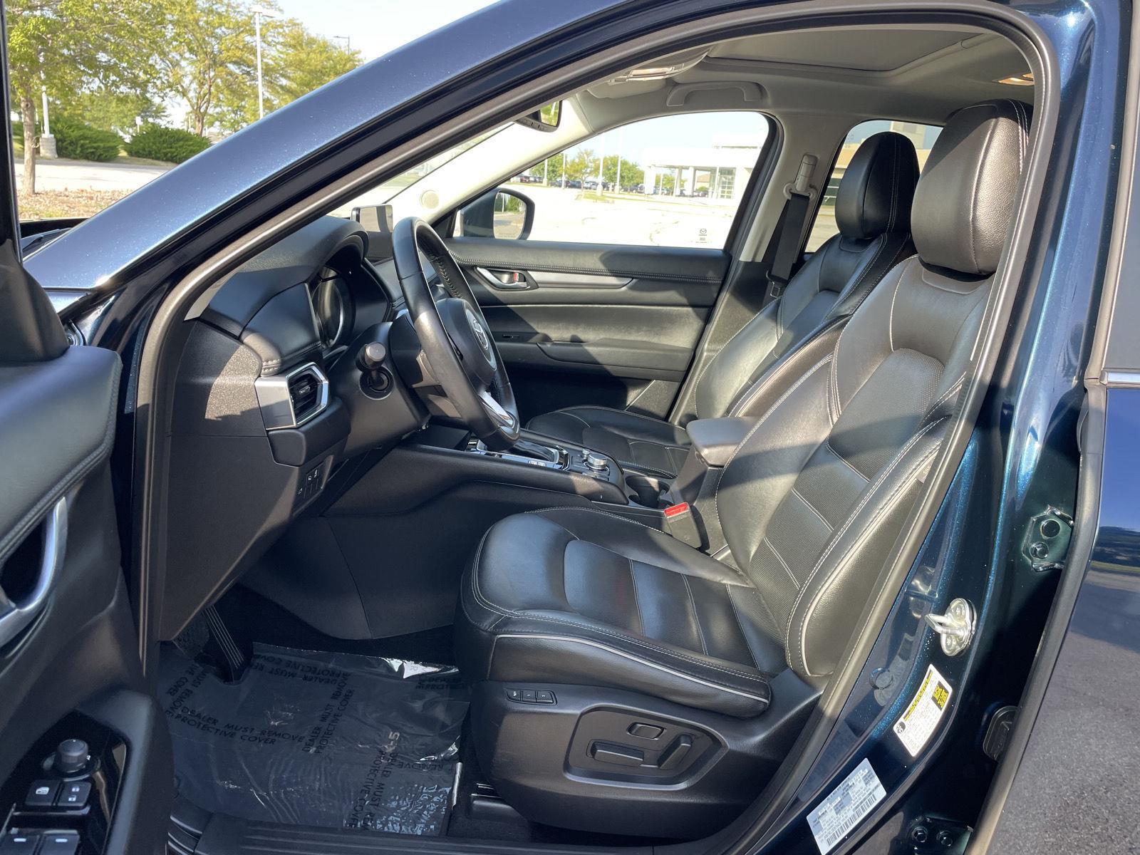 Vehicle photo 16