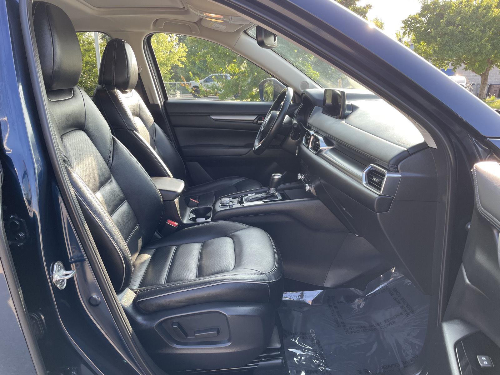 Vehicle photo 18